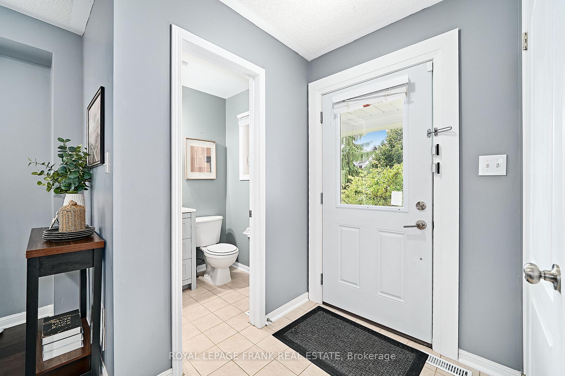Photo 5 of 29 Carveth Crescent, Clarington, Newcastle — HOMEH