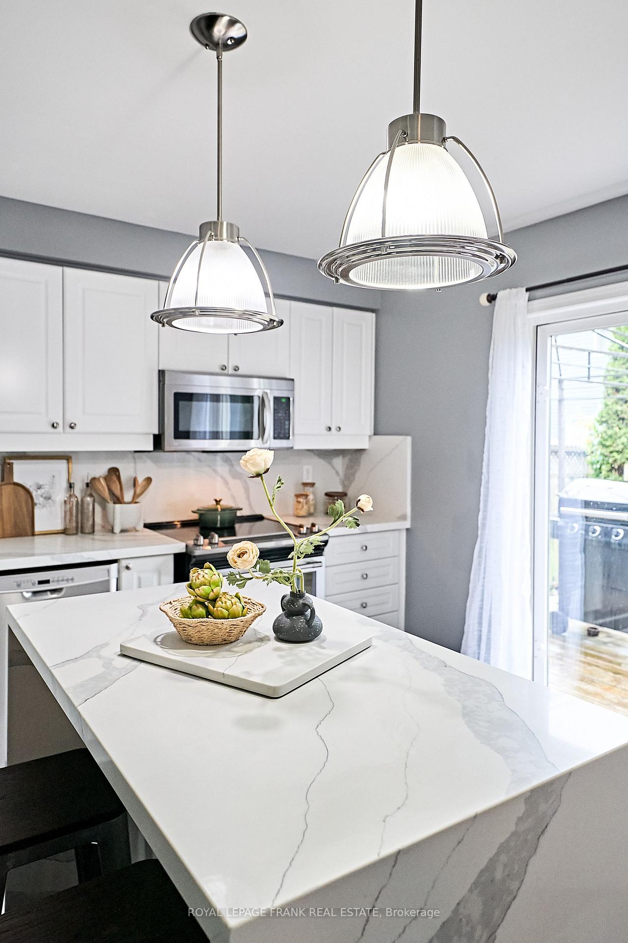 Photo 19 of 29 Carveth Crescent, Clarington, Newcastle — HOMEH