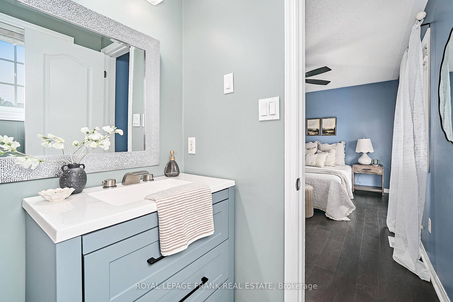 Photo 24 of 29 Carveth Crescent, Clarington, Newcastle — HOMEH