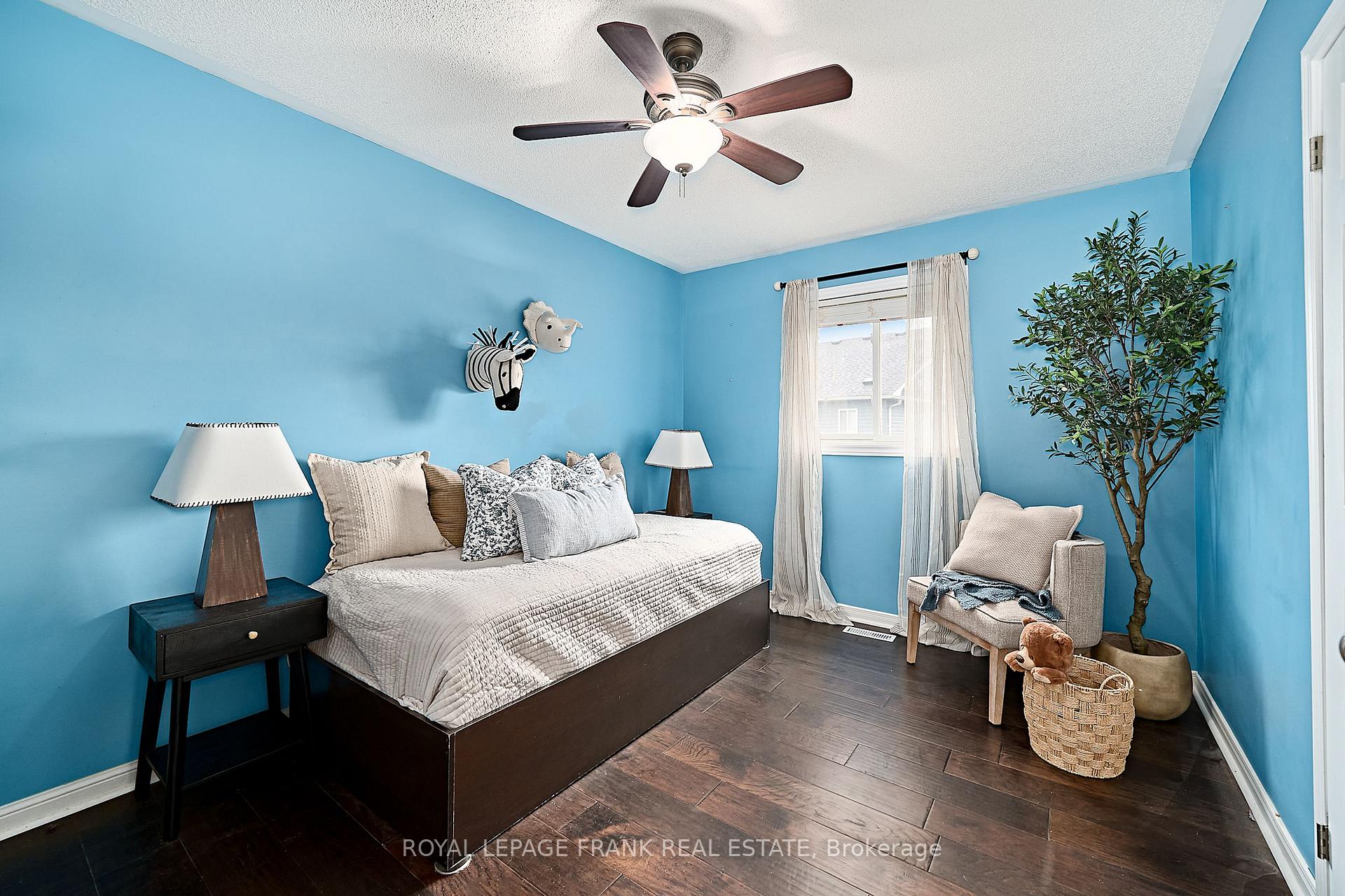 Photo 27 of 29 Carveth Crescent, Clarington, Newcastle — HOMEH