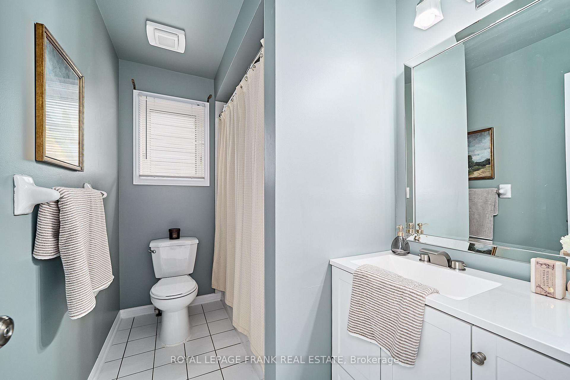 Photo 28 of 29 Carveth Crescent, Clarington, Newcastle — HOMEH
