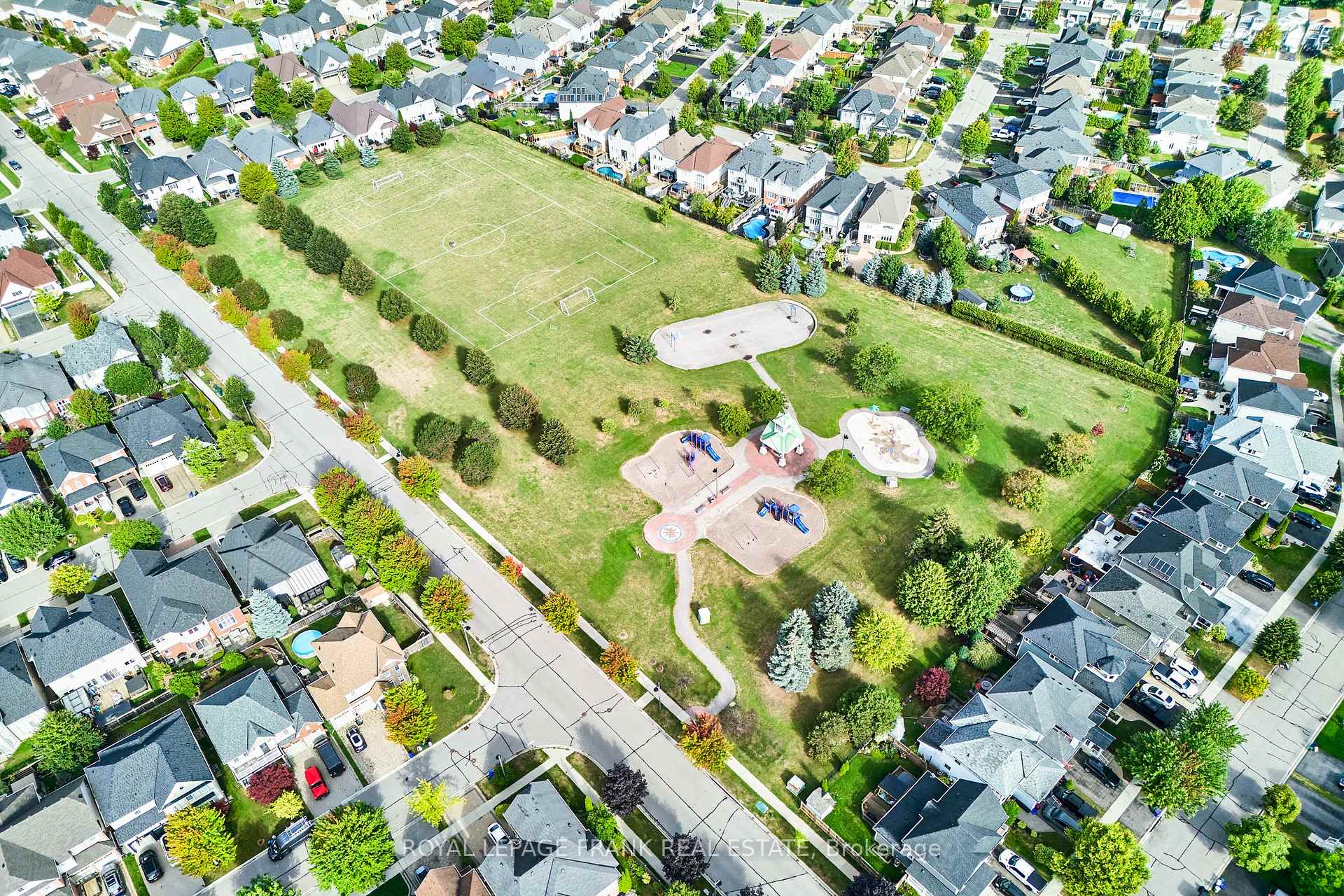 Photo 40 of 29 Carveth Crescent, Clarington, Newcastle — HOMEH