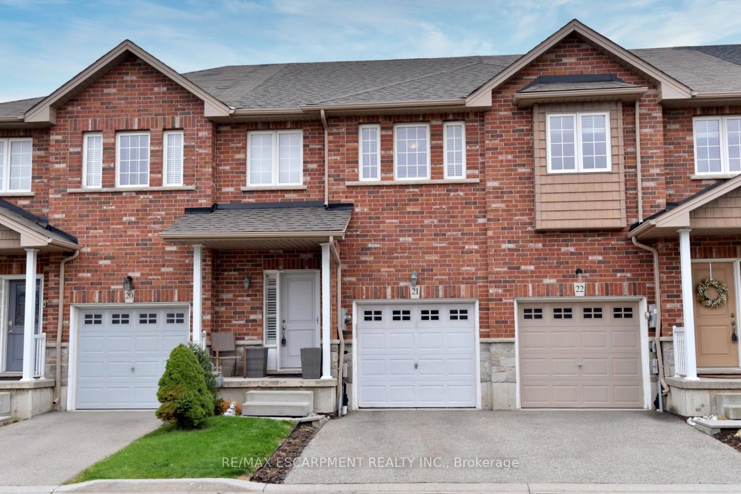 Front of Unit 21, 45 Seabreeze Crescent