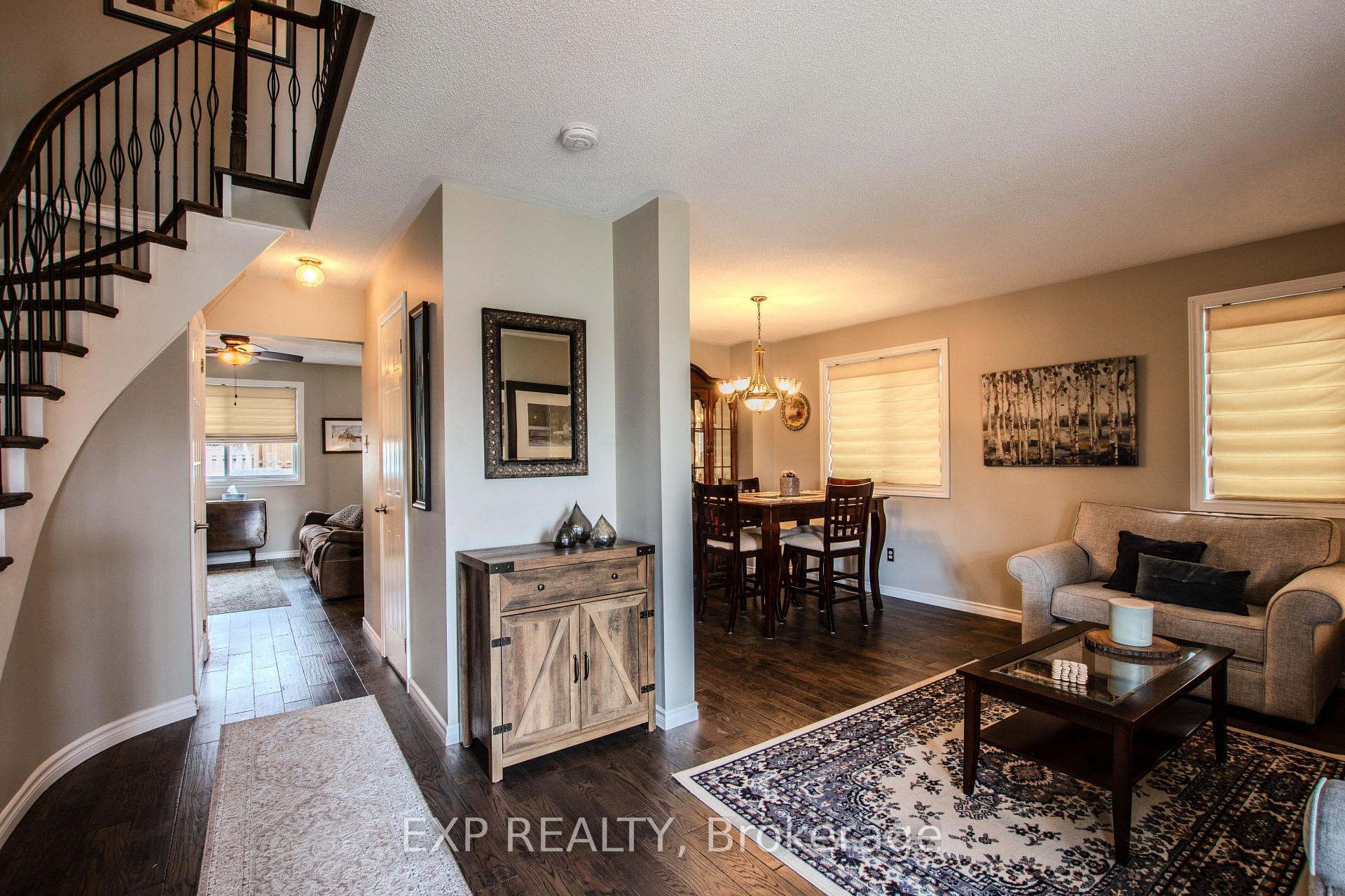 Photo 3 of 228 Mapleton Avenue S, Barrie, Holly — HOMEH