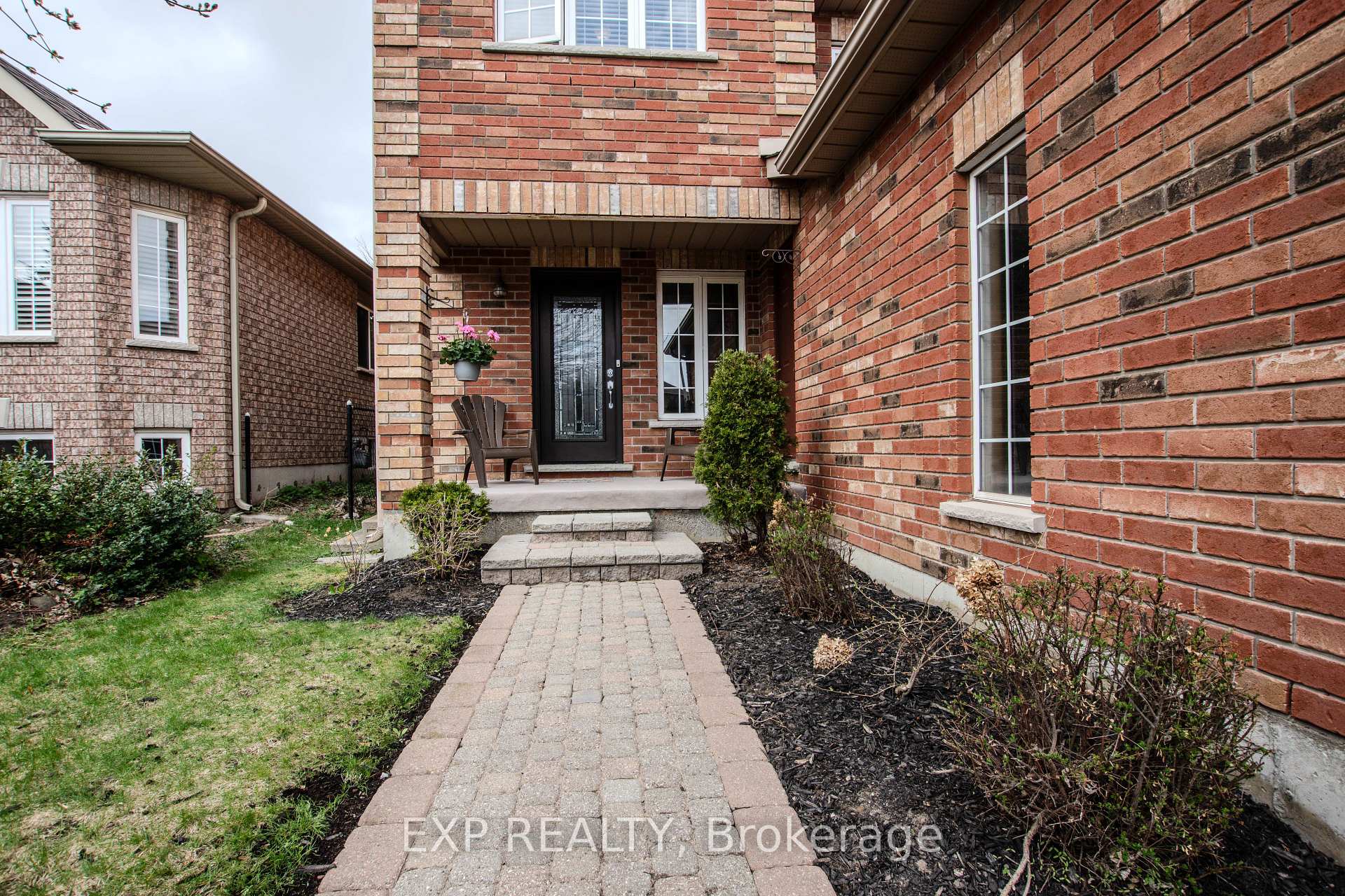 Photo 4 of 228 Mapleton Avenue S, Barrie, Holly — HOMEH