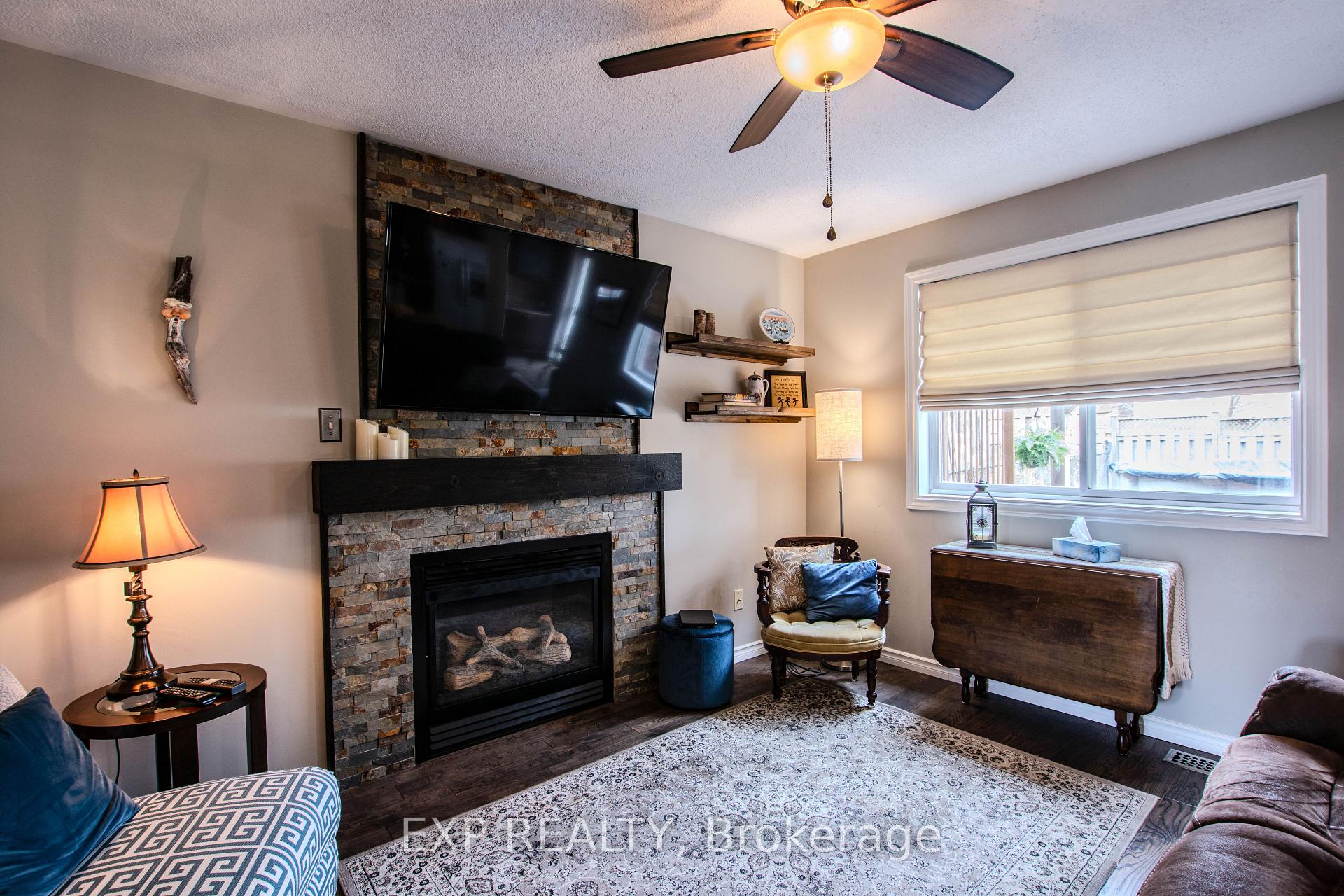 Photo 9 of 228 Mapleton Avenue S, Barrie, Holly — HOMEH