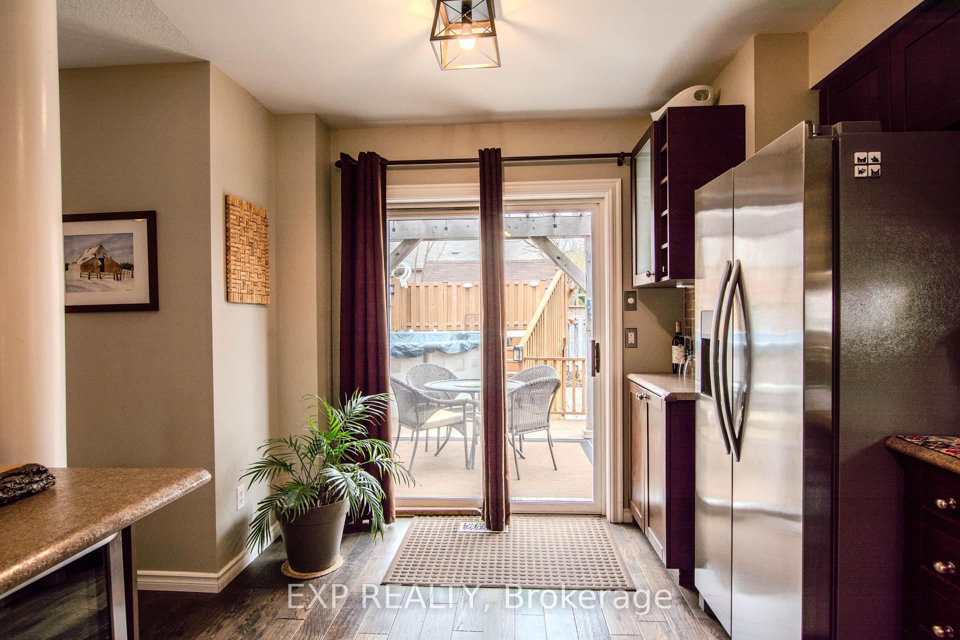 Photo 11 of 228 Mapleton Avenue S, Barrie, Holly — HOMEH