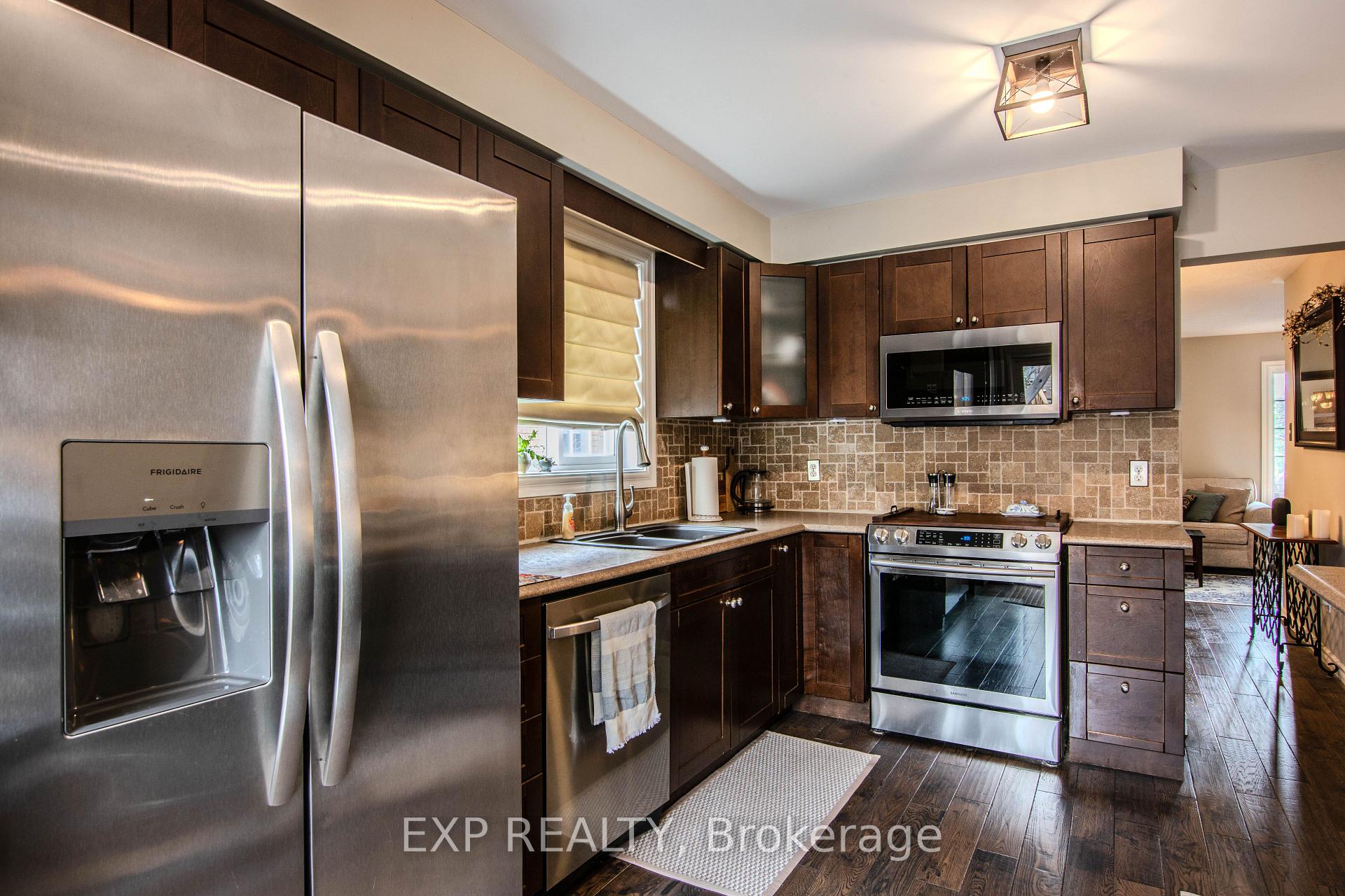 Photo 13 of 228 Mapleton Avenue S, Barrie, Holly — HOMEH