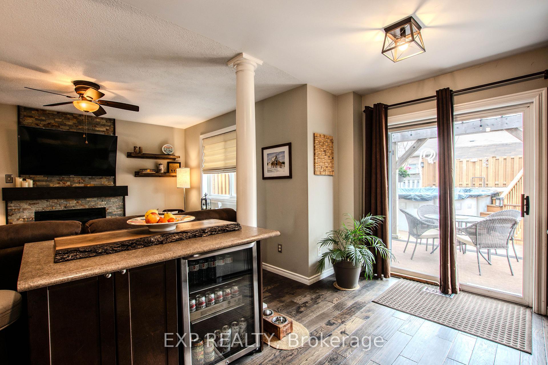 Photo 15 of 228 Mapleton Avenue S, Barrie, Holly — HOMEH