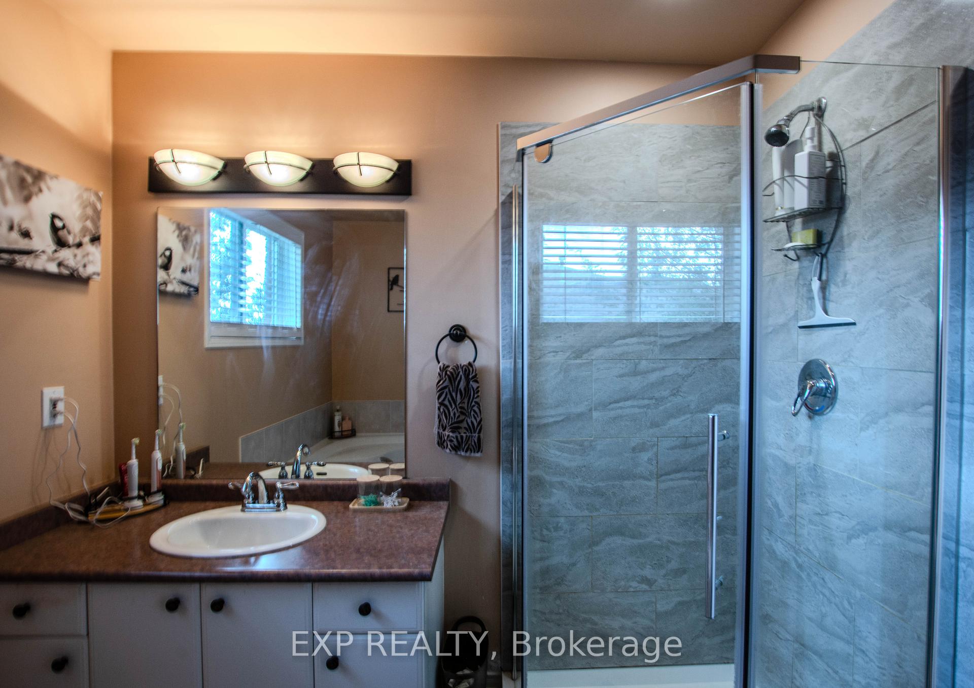 Photo 20 of 228 Mapleton Avenue S, Barrie, Holly — HOMEH