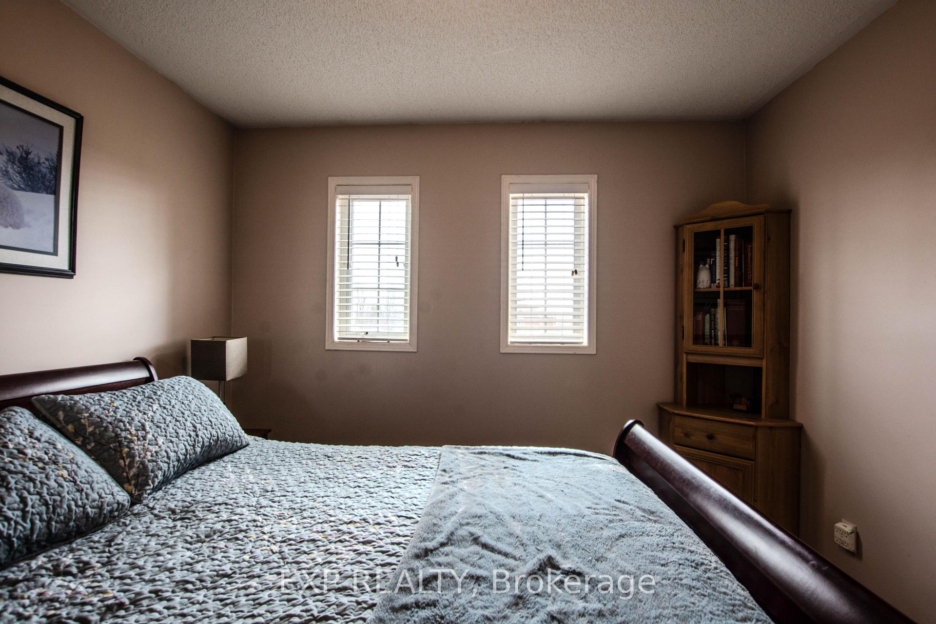 Photo 26 of 228 Mapleton Avenue S, Barrie, Holly — HOMEH