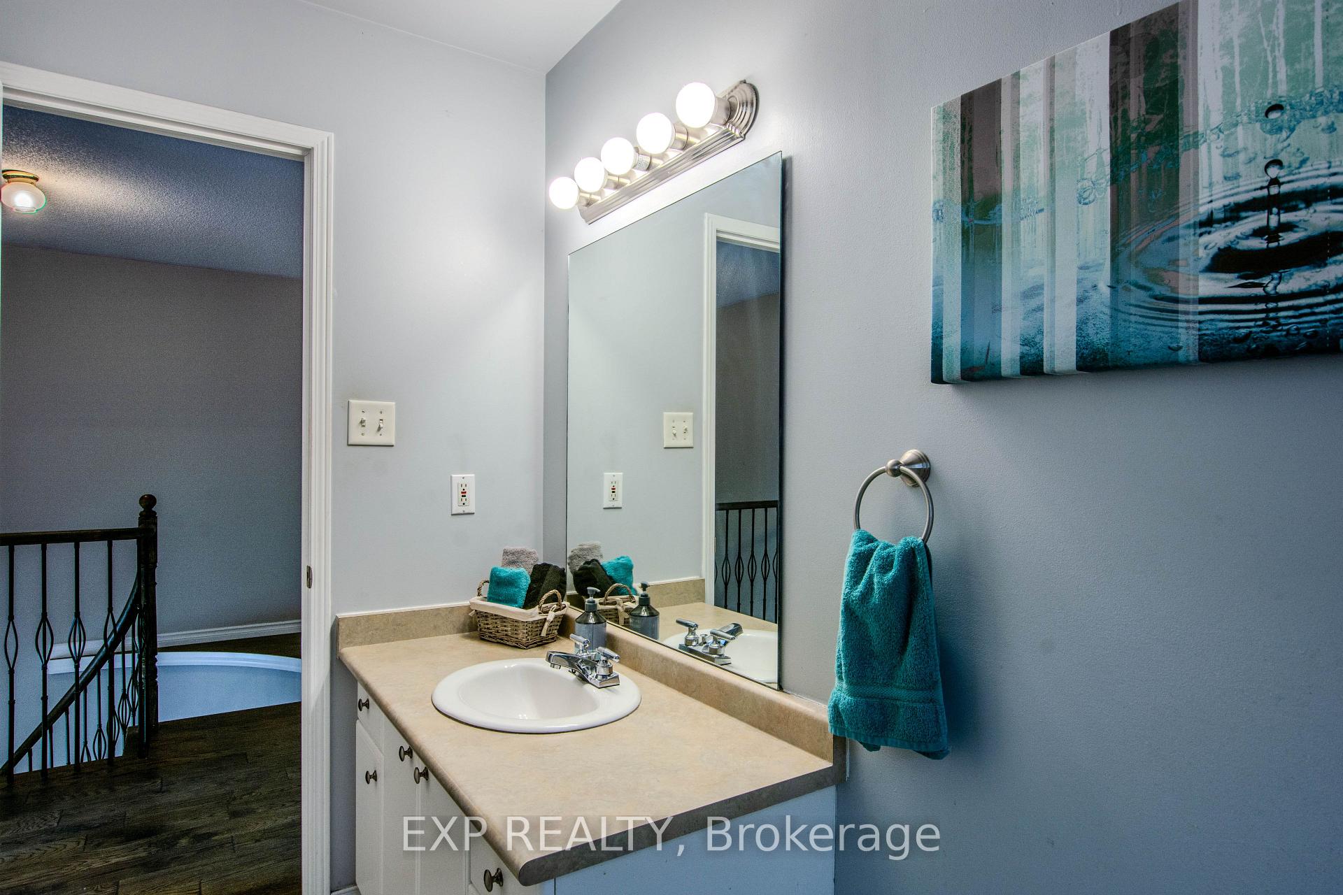 Photo 28 of 228 Mapleton Avenue S, Barrie, Holly — HOMEH