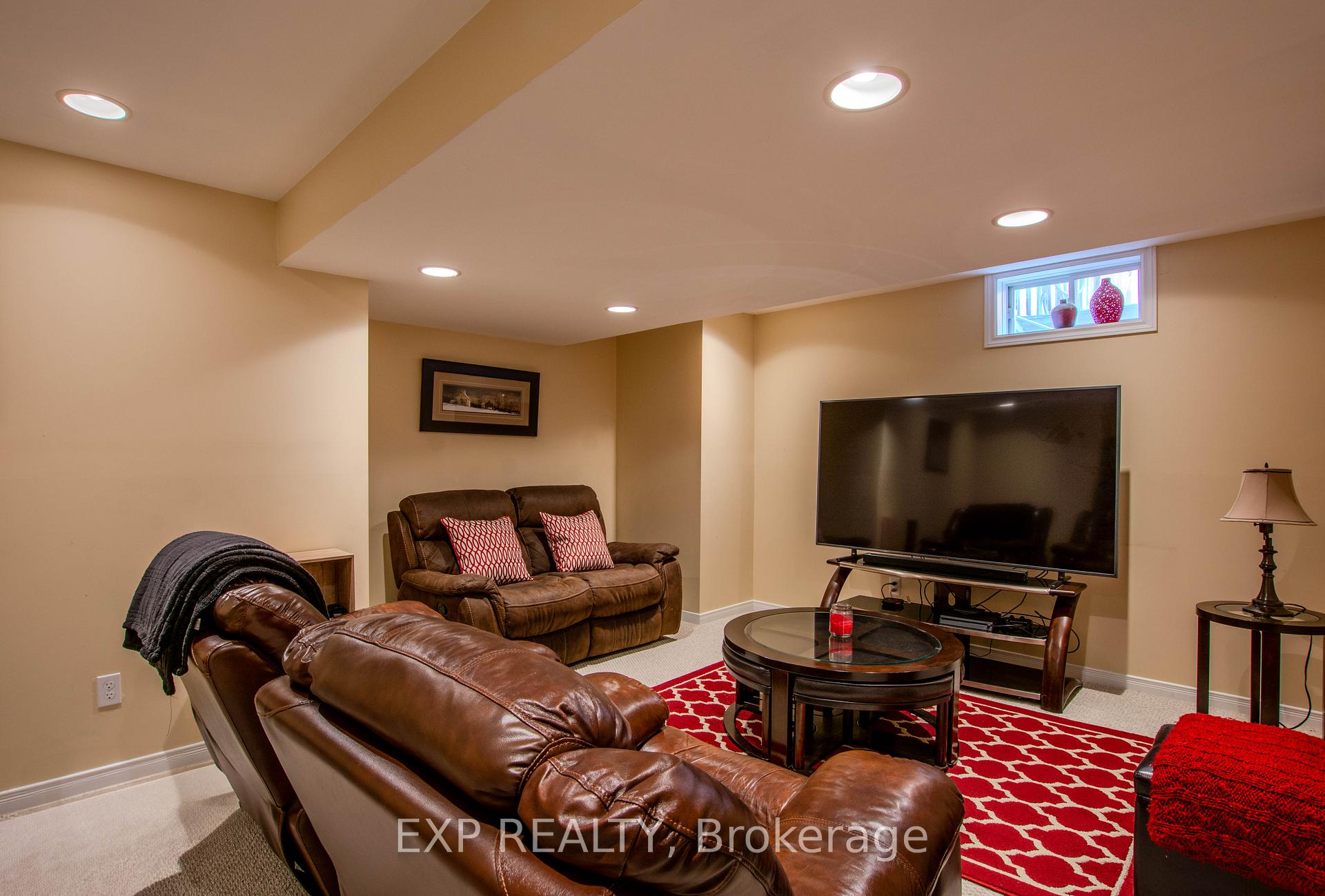 Photo 31 of 228 Mapleton Avenue S, Barrie, Holly — HOMEH