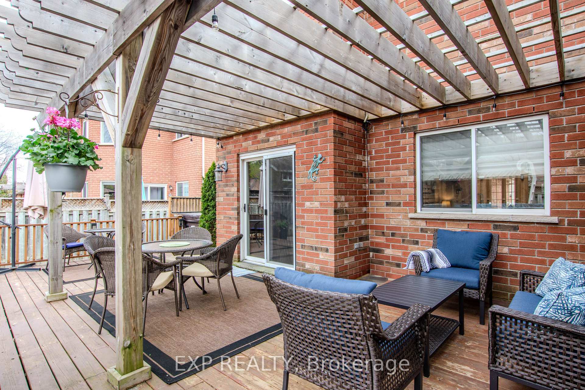 Photo 43 of 228 Mapleton Avenue S, Barrie, Holly — HOMEH