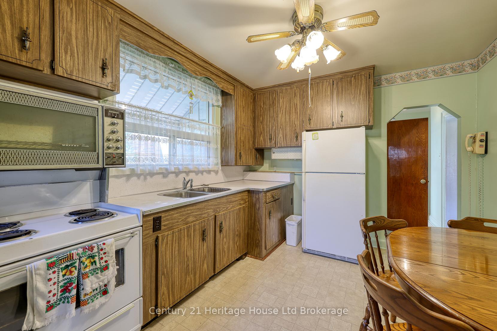 Photo 17 of 149 Strathearne Avenue, Hamilton, Homeside — HOMEH