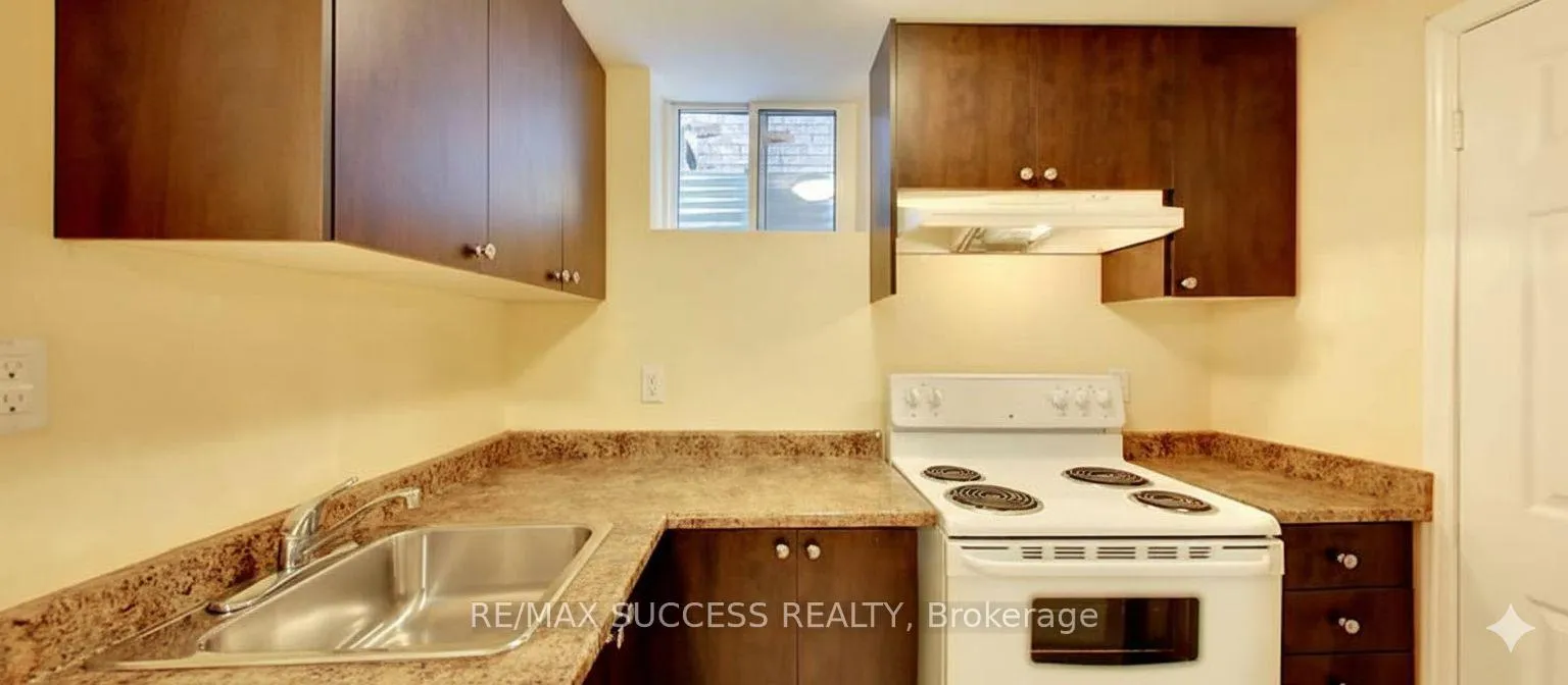 Photo 3 of 3974 Freeman Terrace S, Mississauga, Churchill Meadows — HOMEH