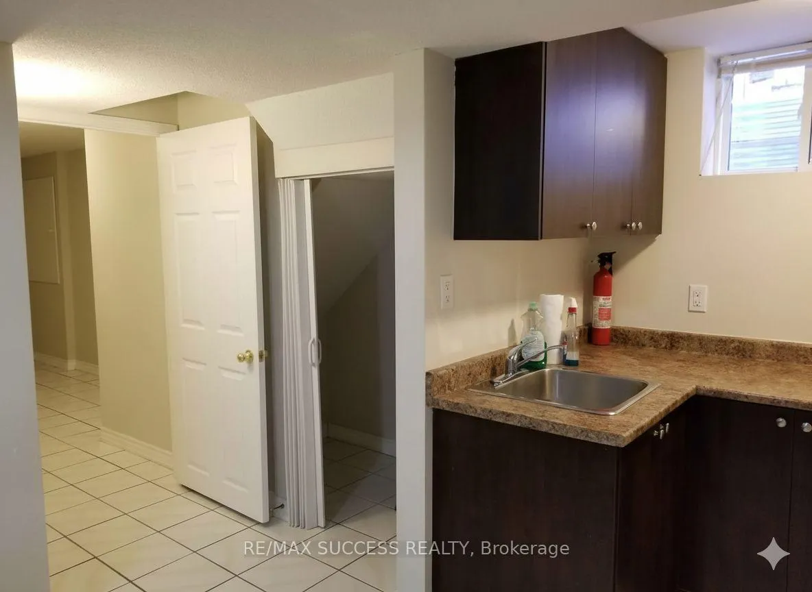 Photo 6 of 3974 Freeman Terrace S, Mississauga, Churchill Meadows — HOMEH