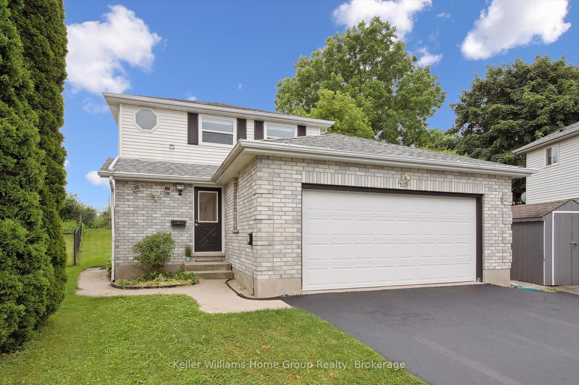 Photo 2 of 127 Moss Place, Guelph, Kortright West — HOMEH
