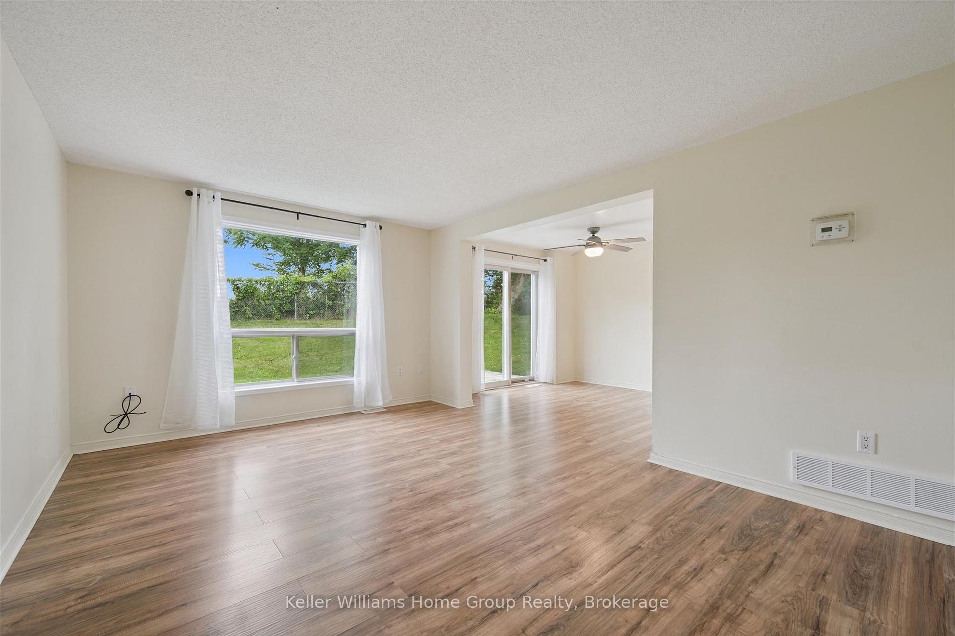 Photo 10 of 127 Moss Place, Guelph, Kortright West — HOMEH