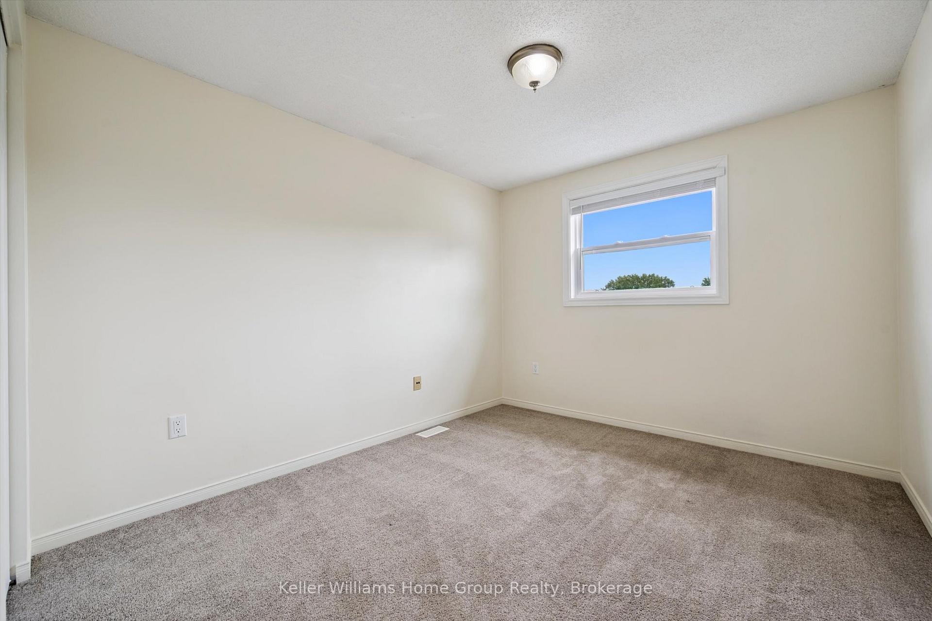 Photo 28 of 127 Moss Place, Guelph, Kortright West — HOMEH