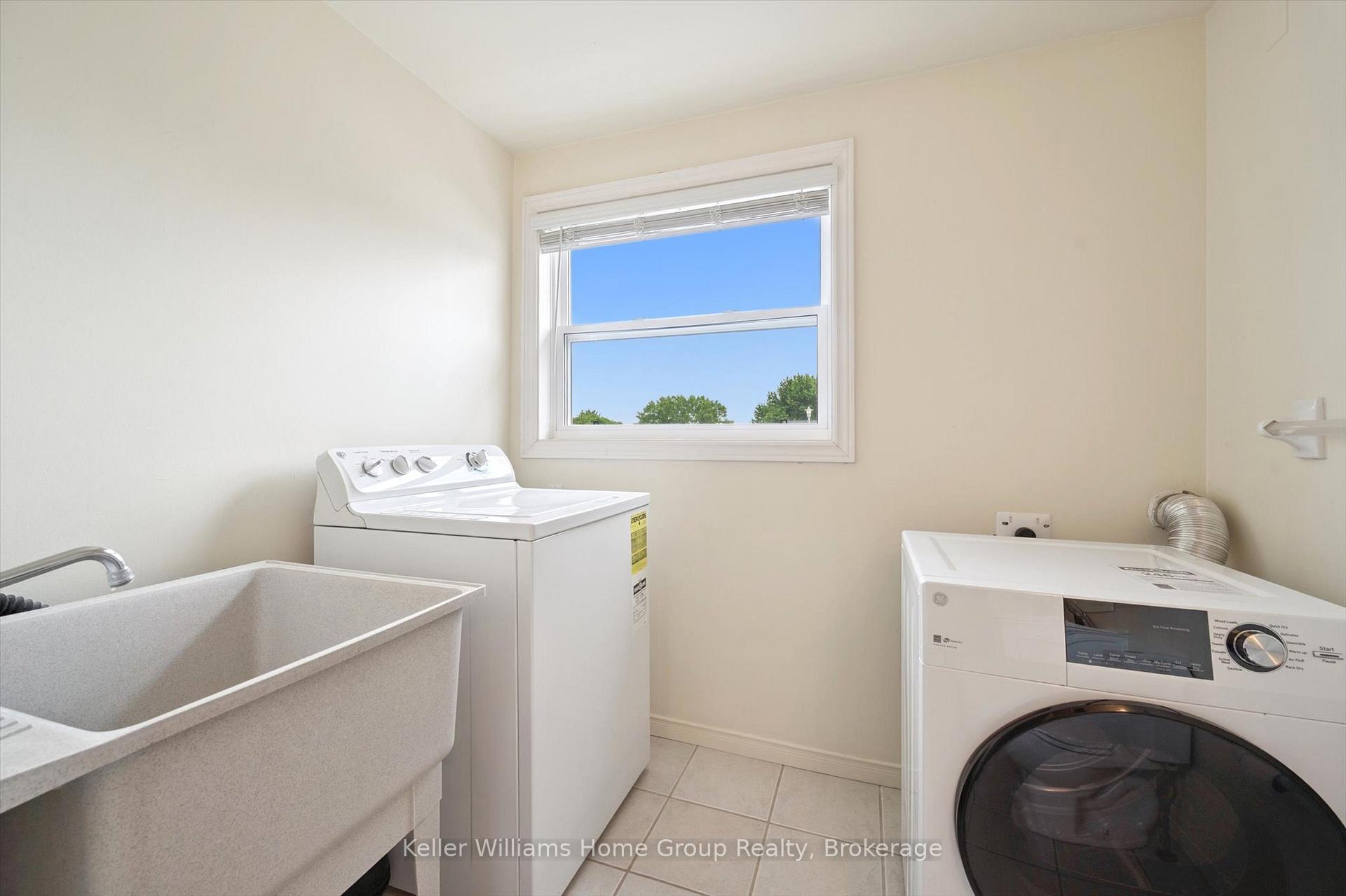 Photo 30 of 127 Moss Place, Guelph, Kortright West — HOMEH