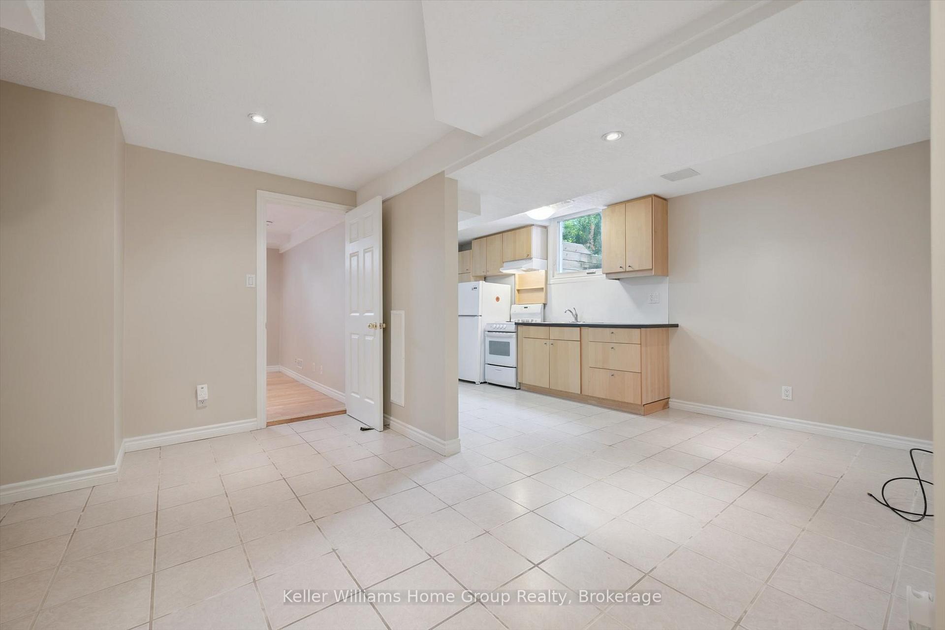 Photo 31 of 127 Moss Place, Guelph, Kortright West — HOMEH