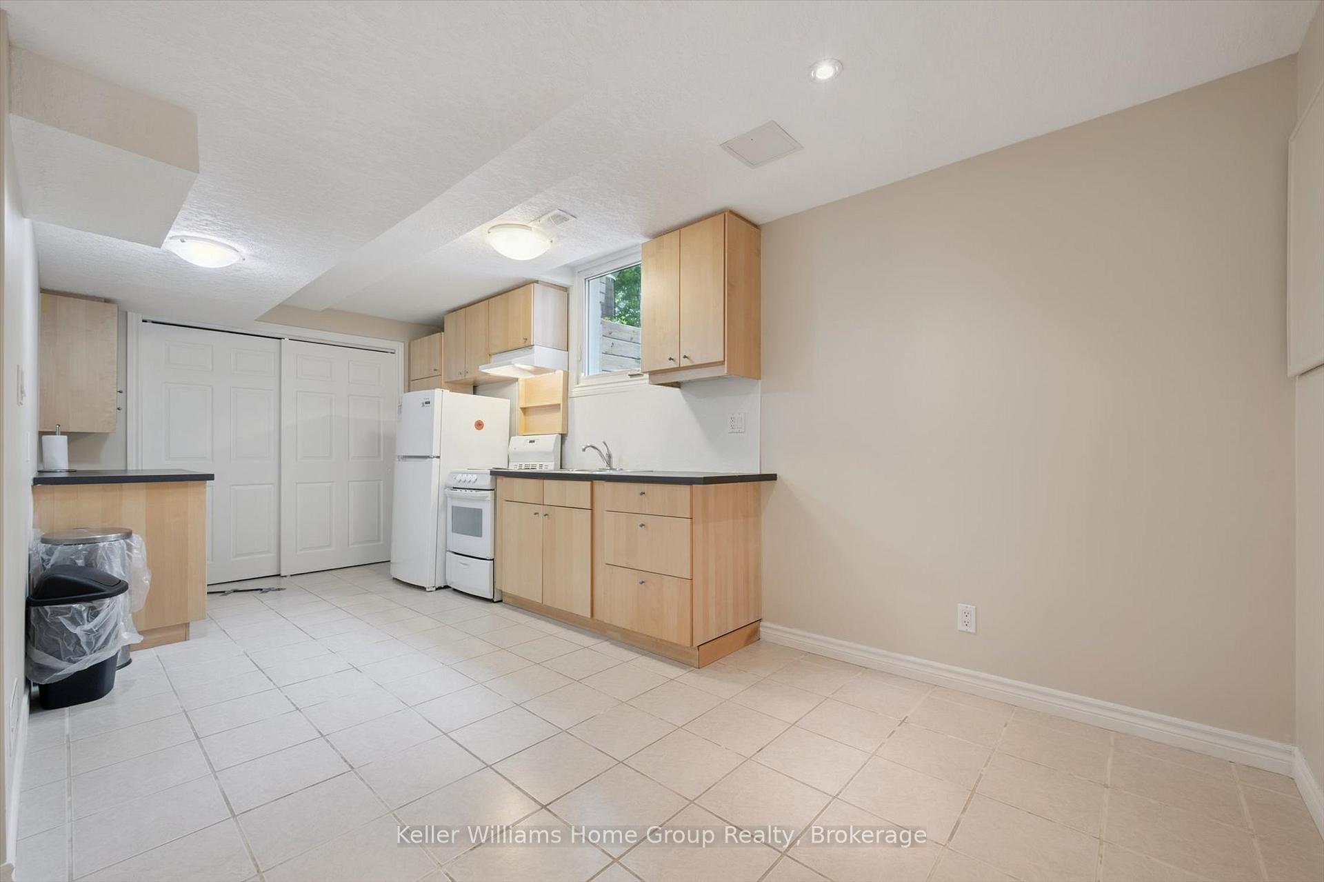 Photo 32 of 127 Moss Place, Guelph, Kortright West — HOMEH