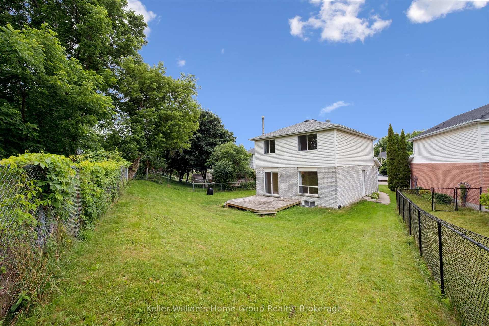 Photo 41 of 127 Moss Place, Guelph, Kortright West — HOMEH