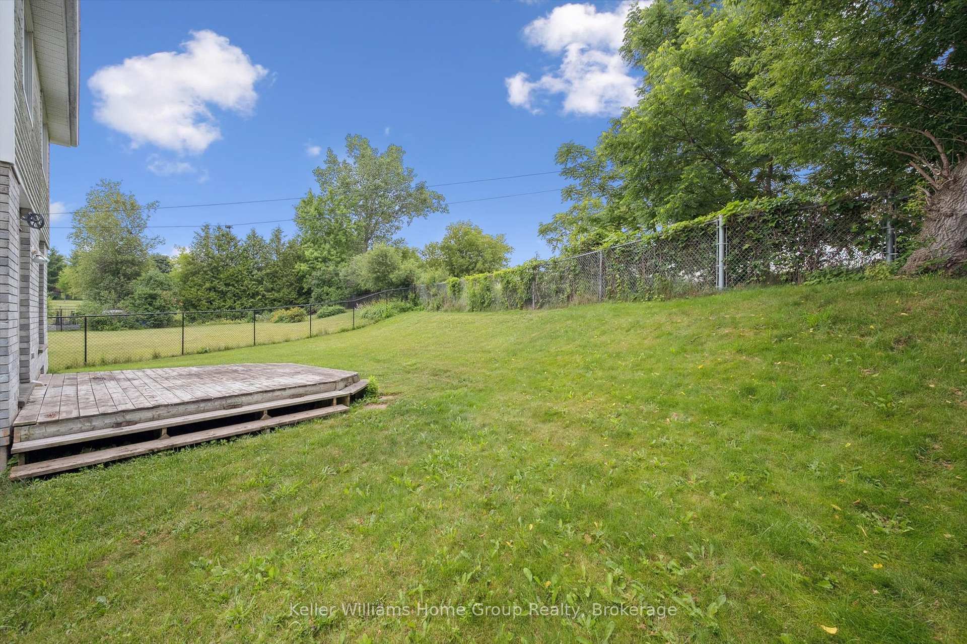 Photo 43 of 127 Moss Place, Guelph, Kortright West — HOMEH