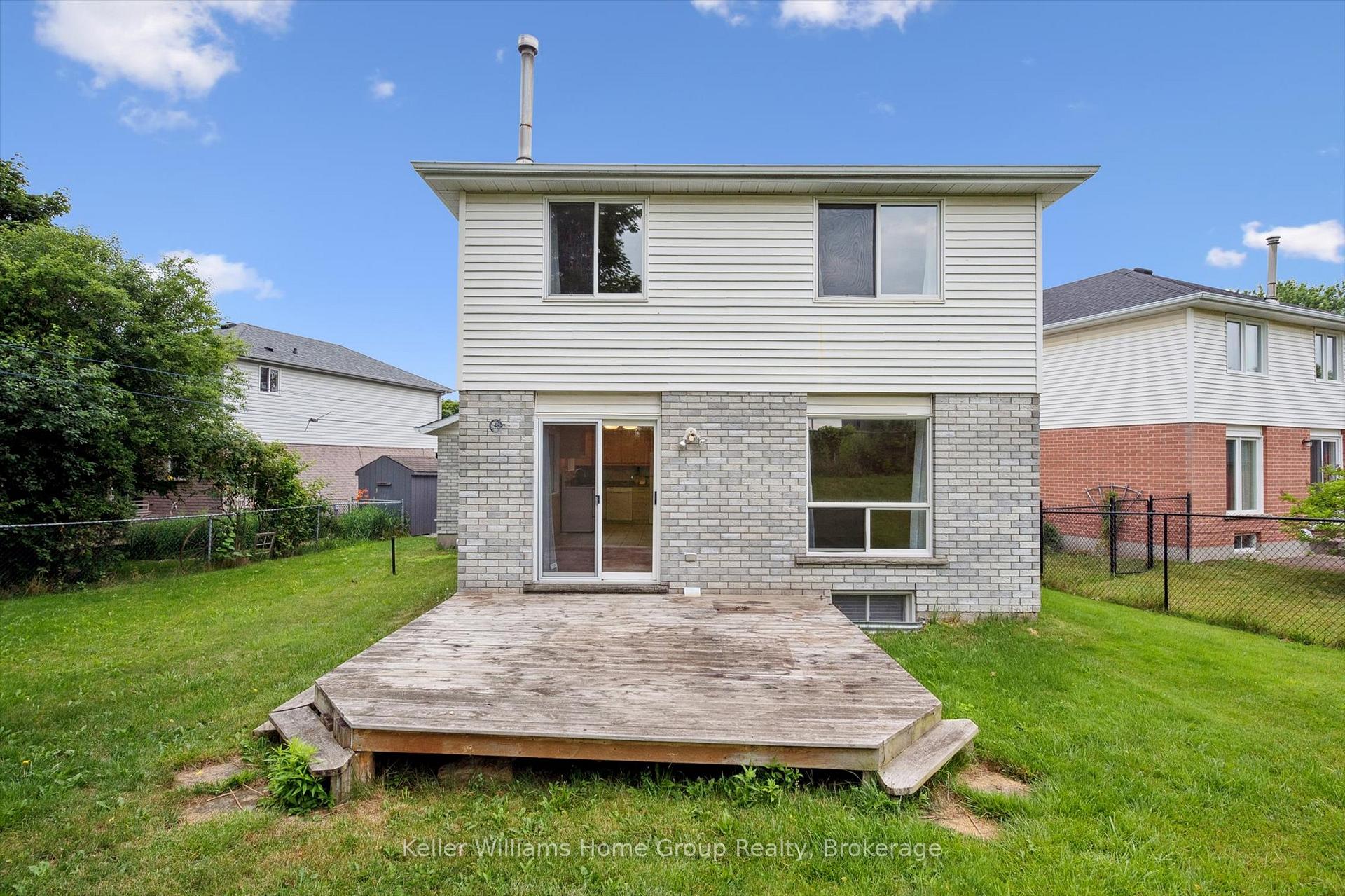 Photo 44 of 127 Moss Place, Guelph, Kortright West — HOMEH