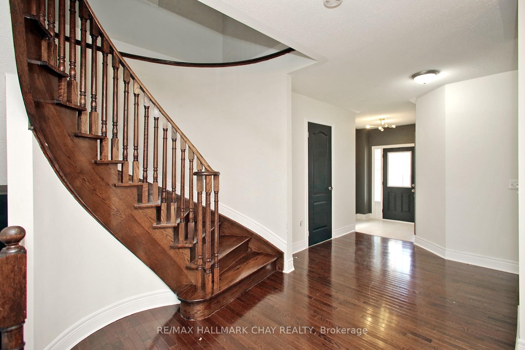 Photo 5 of 60 Bathgate Crescent, Clarington, Courtice — HOMEH