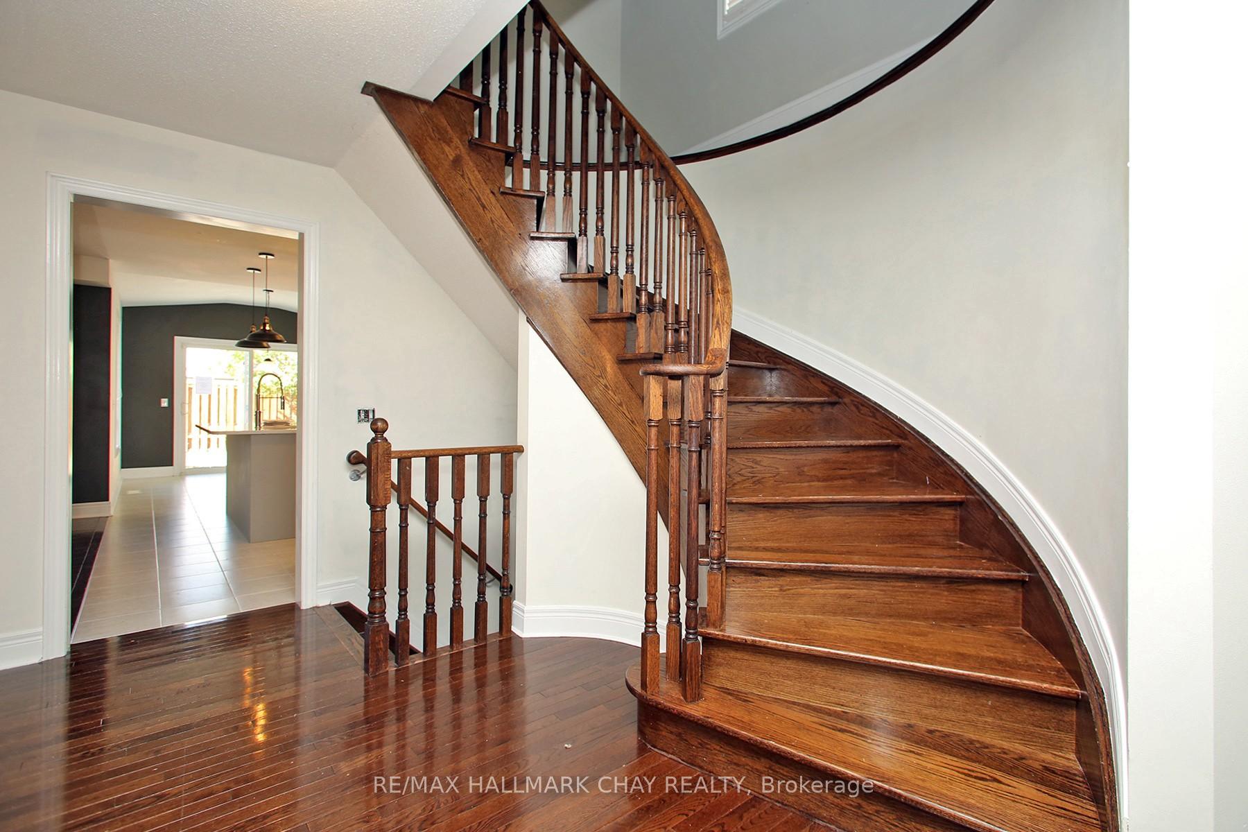Photo 6 of 60 Bathgate Crescent, Clarington, Courtice — HOMEH