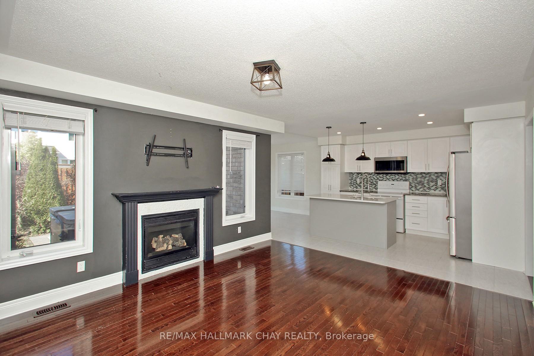 Photo 7 of 60 Bathgate Crescent, Clarington, Courtice — HOMEH