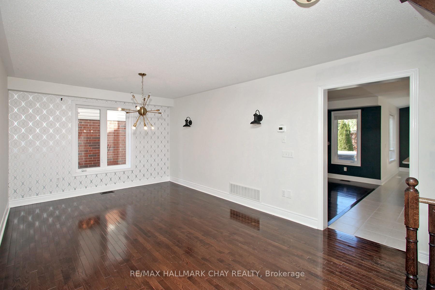 Photo 9 of 60 Bathgate Crescent, Clarington, Courtice — HOMEH