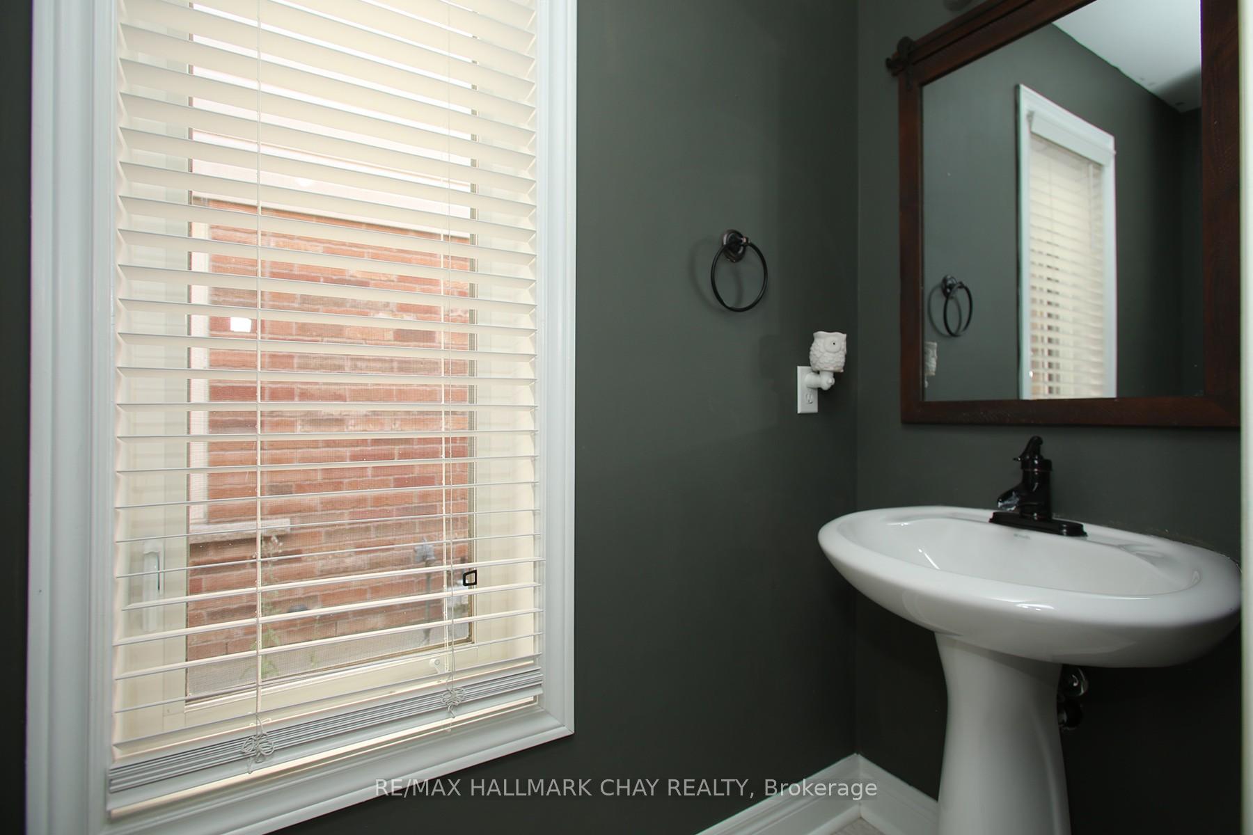 Photo 16 of 60 Bathgate Crescent, Clarington, Courtice — HOMEH