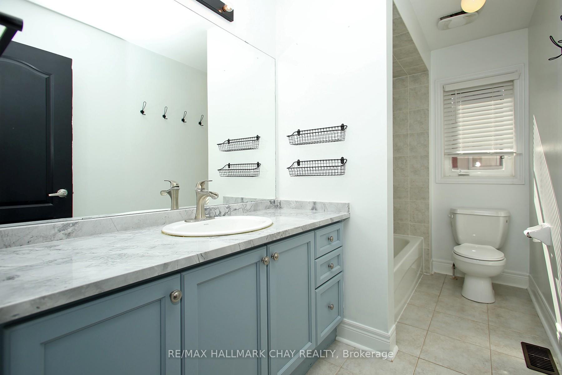 Photo 17 of 60 Bathgate Crescent, Clarington, Courtice — HOMEH