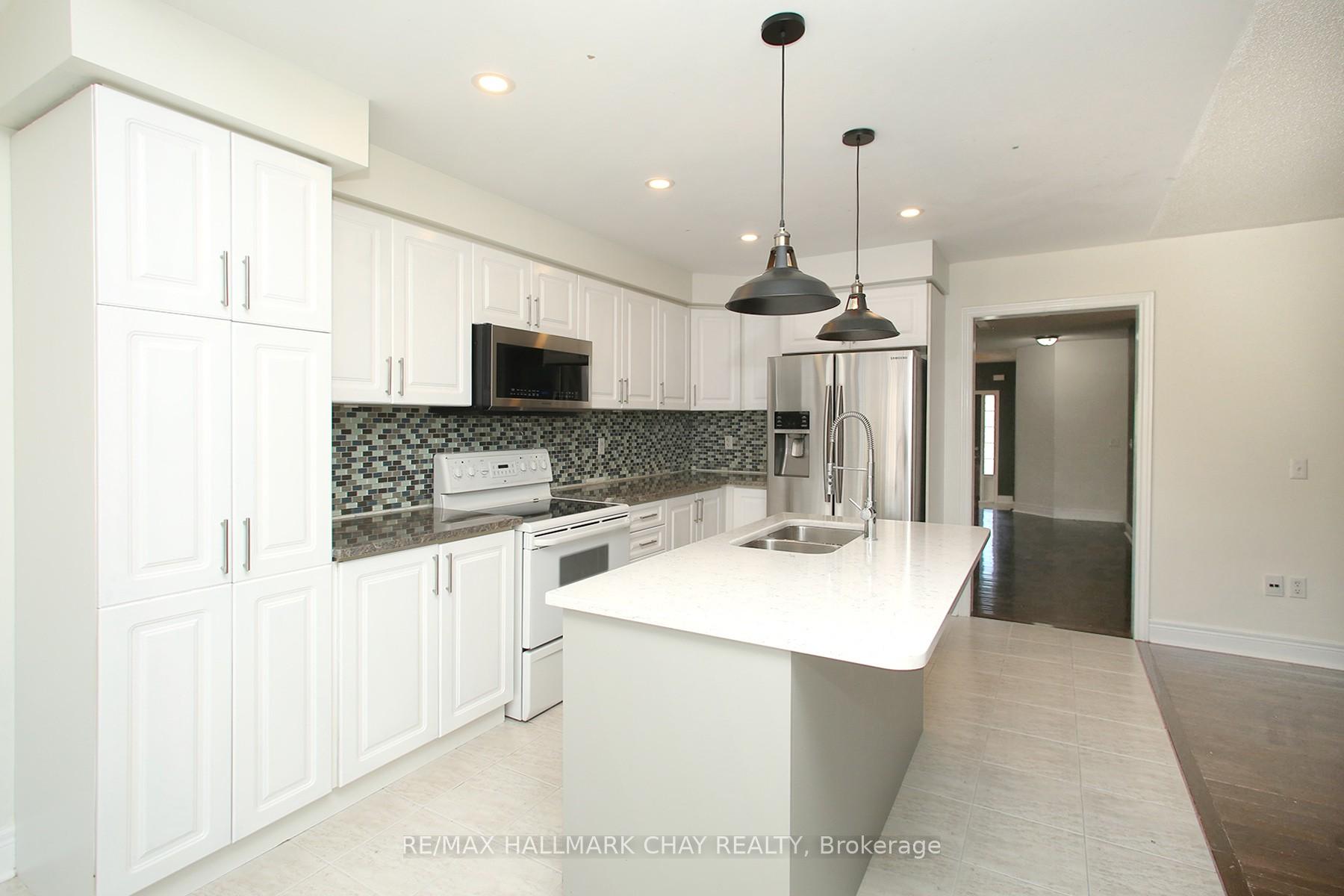 Photo 19 of 60 Bathgate Crescent, Clarington, Courtice — HOMEH