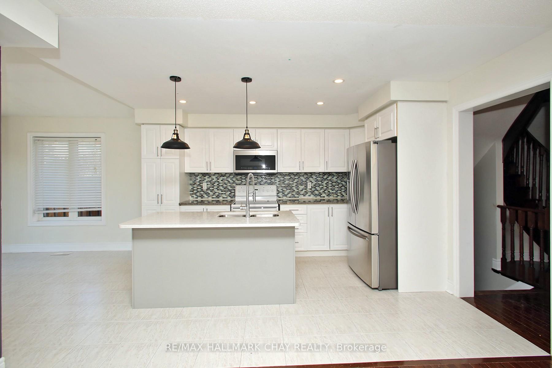 Photo 20 of 60 Bathgate Crescent, Clarington, Courtice — HOMEH