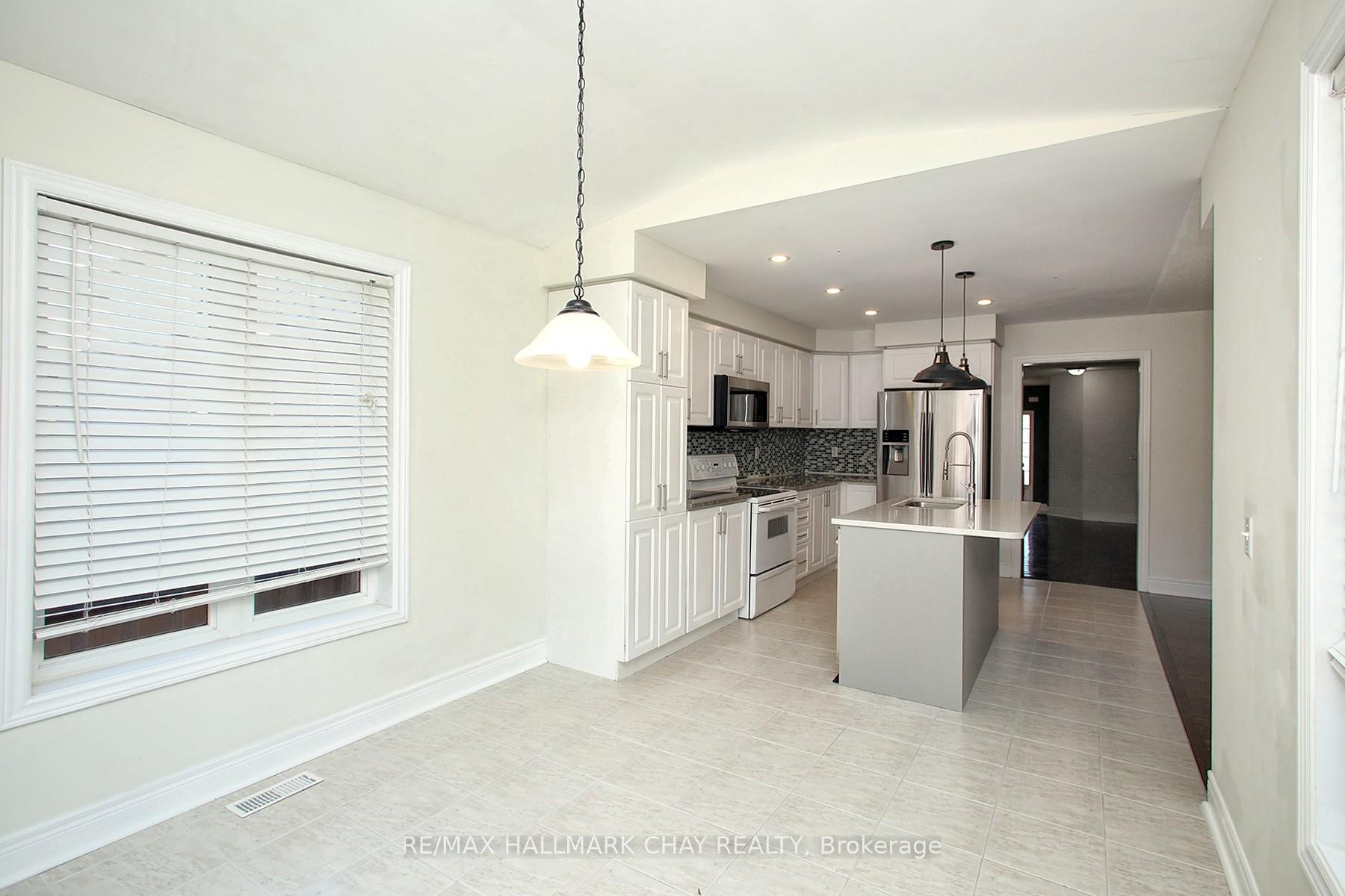 Photo 21 of 60 Bathgate Crescent, Clarington, Courtice — HOMEH