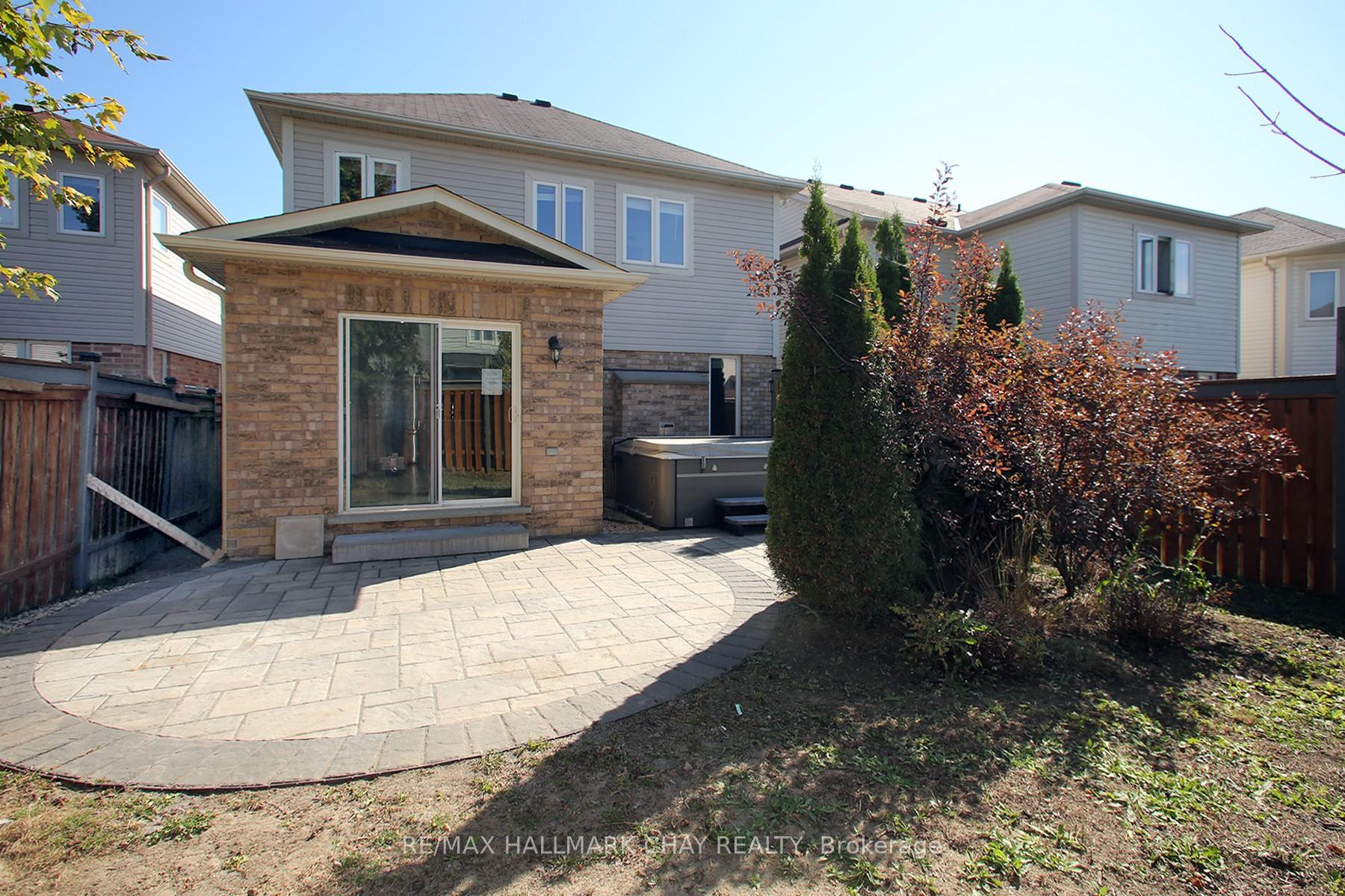 Photo 23 of 60 Bathgate Crescent, Clarington, Courtice — HOMEH