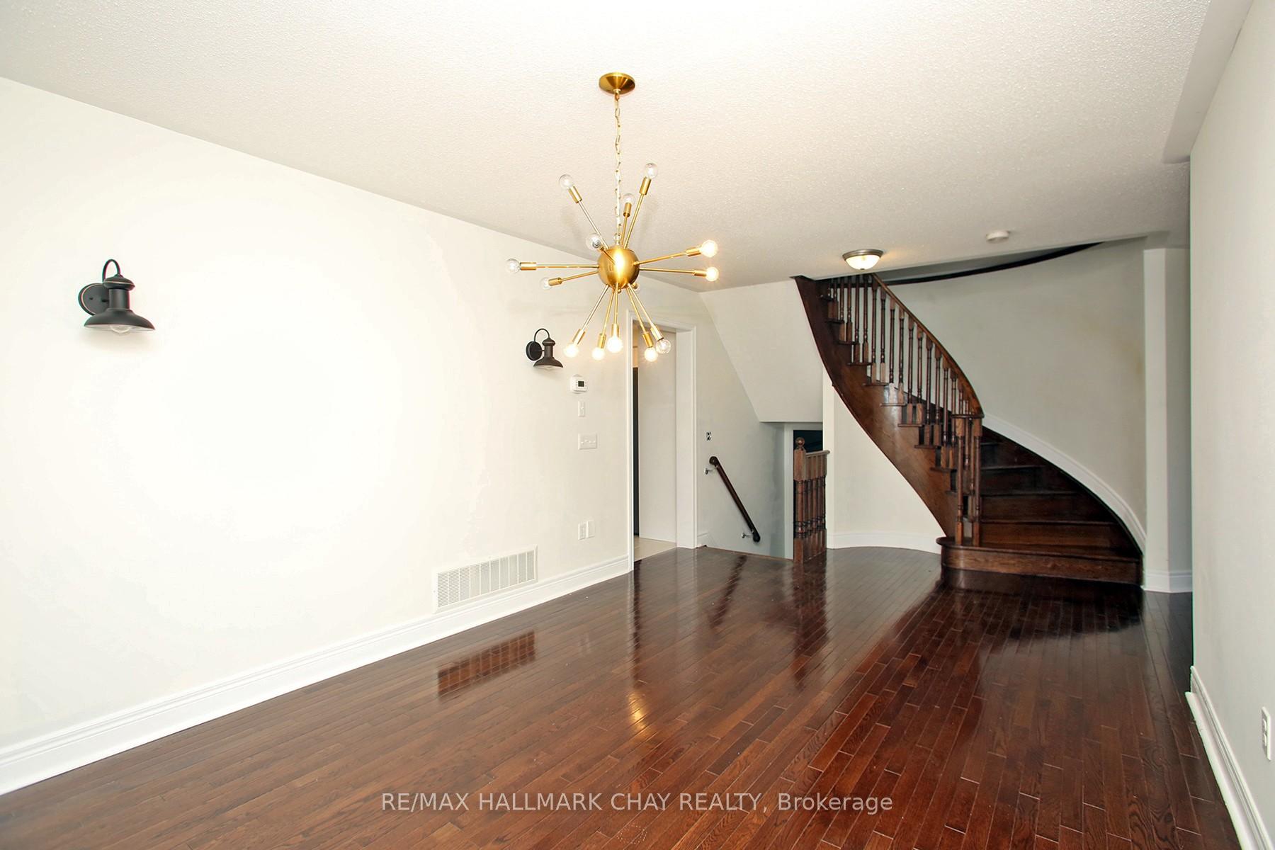 Photo 24 of 60 Bathgate Crescent, Clarington, Courtice — HOMEH