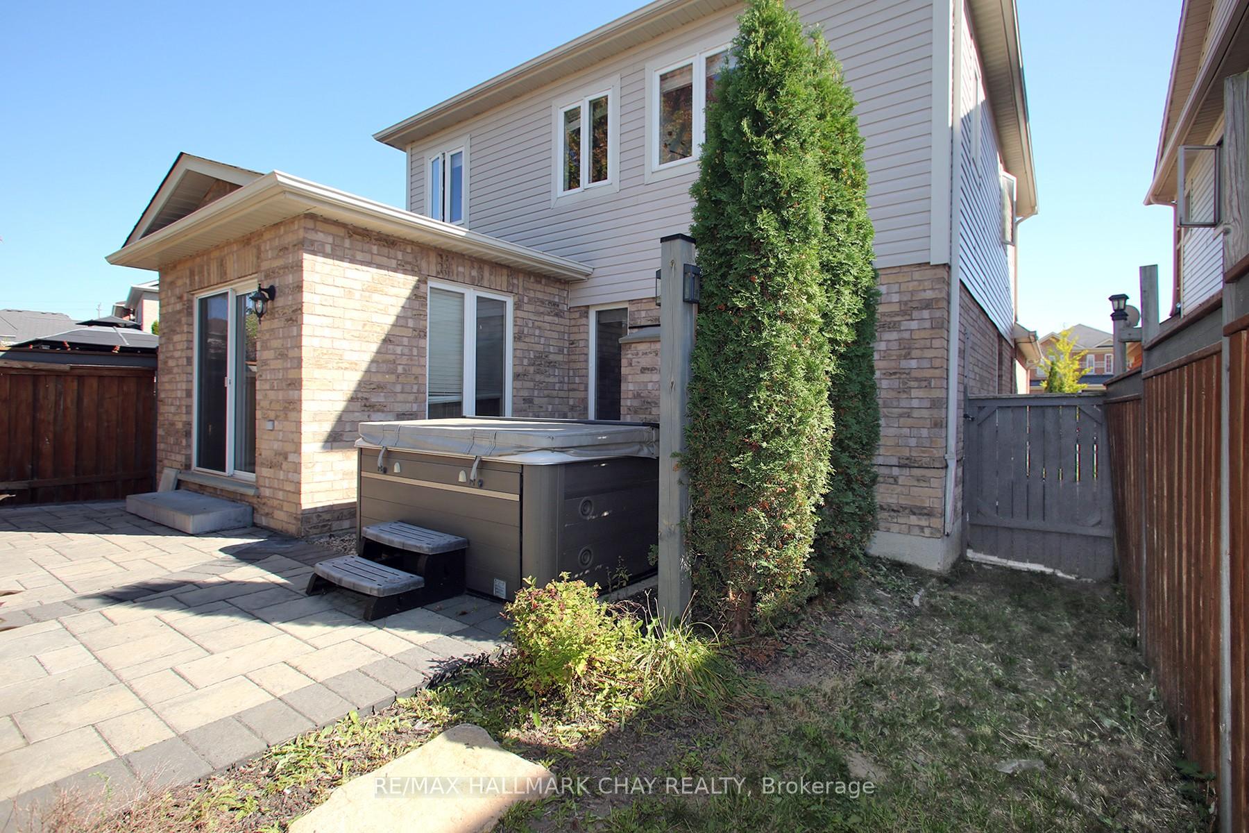 Photo 29 of 60 Bathgate Crescent, Clarington, Courtice — HOMEH