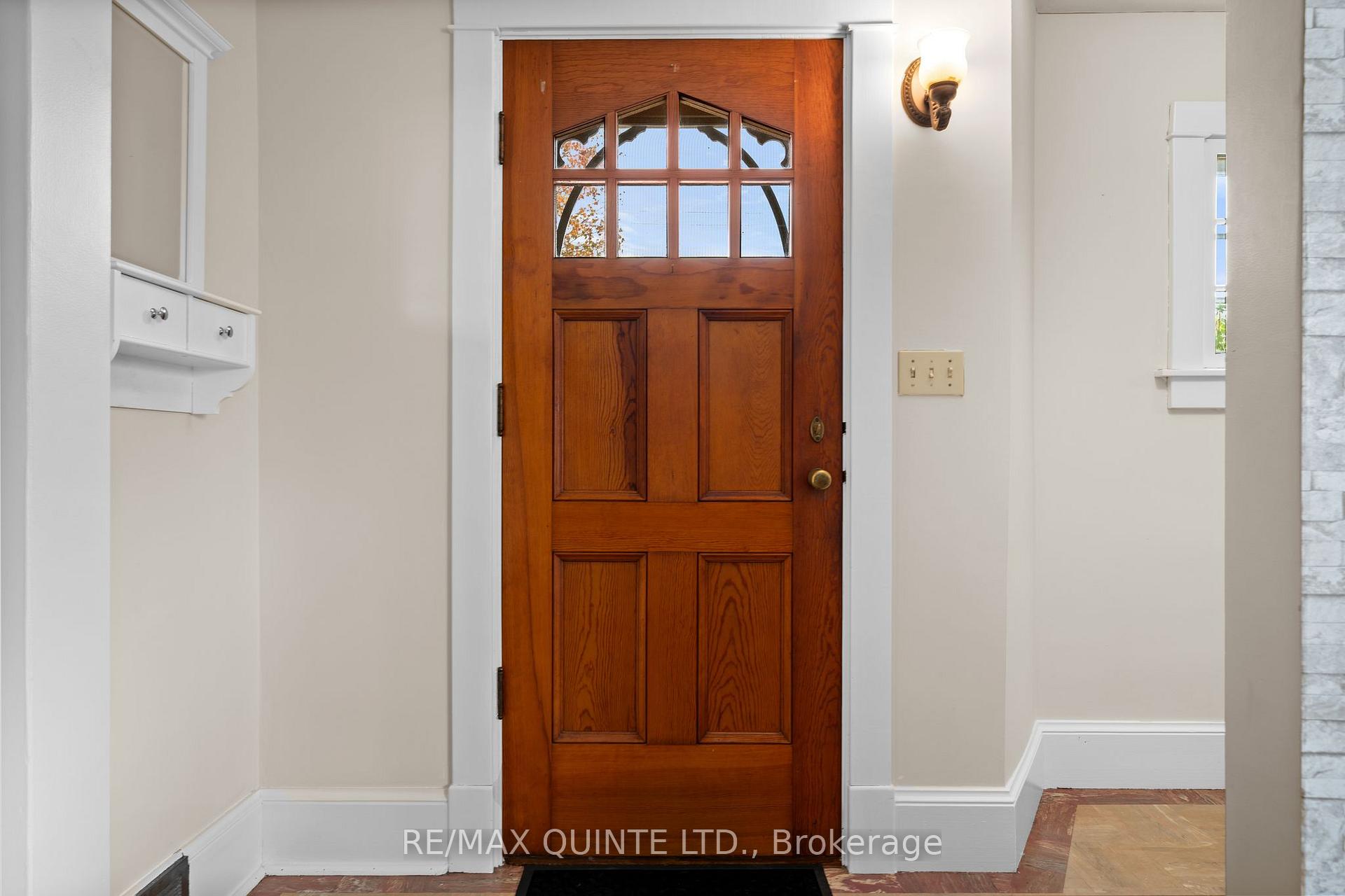 Photo 2 of 469 Ashley Street, Belleville, Thurlow Ward — HOMEH
