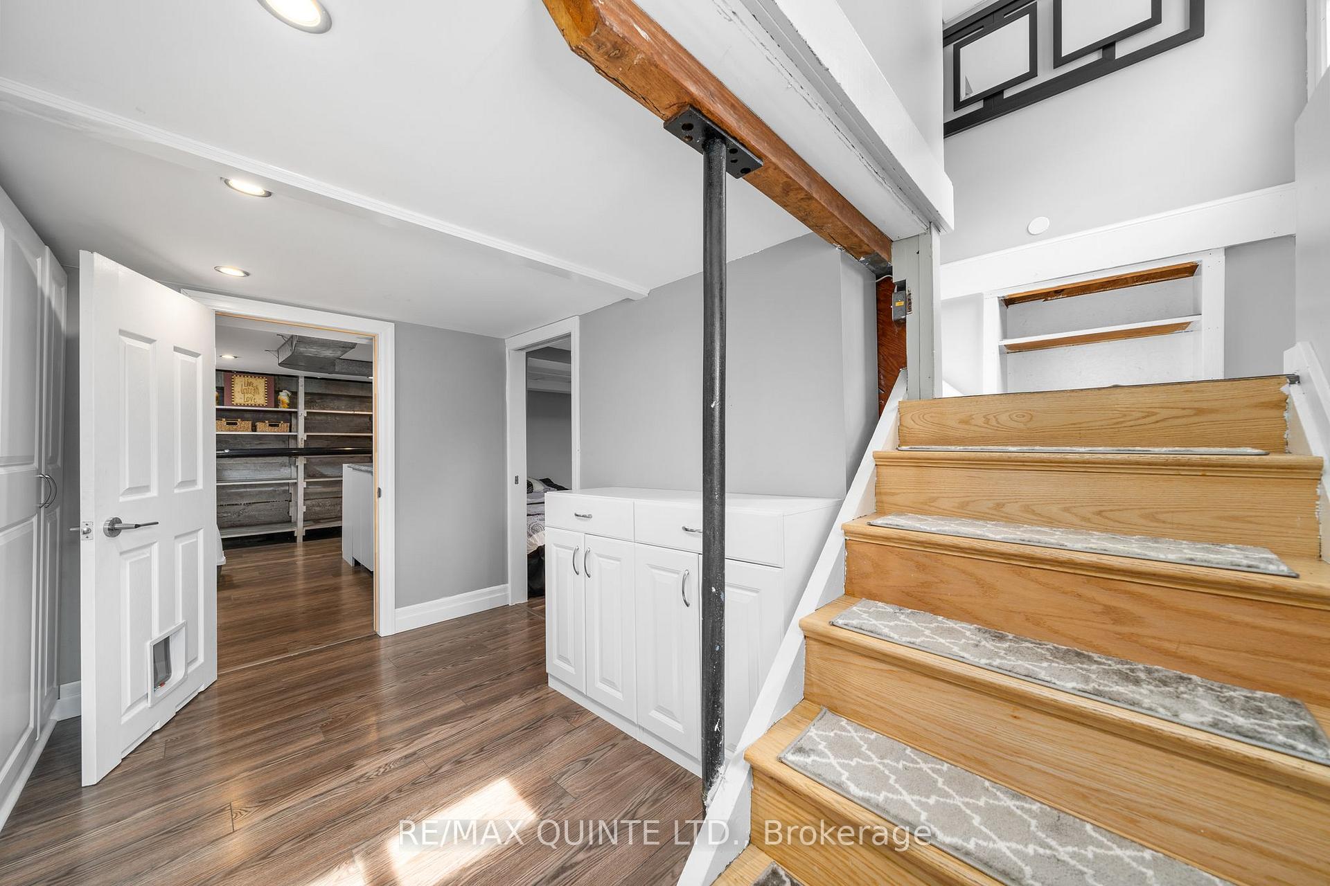 Photo 10 of 469 Ashley Street, Belleville, Thurlow Ward — HOMEH