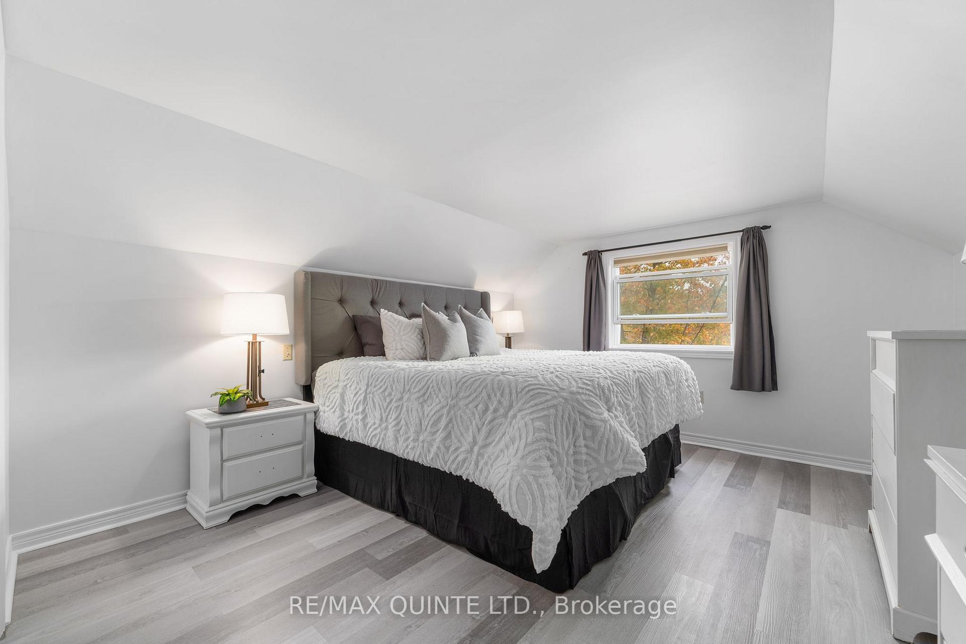 Photo 13 of 469 Ashley Street, Belleville, Thurlow Ward — HOMEH