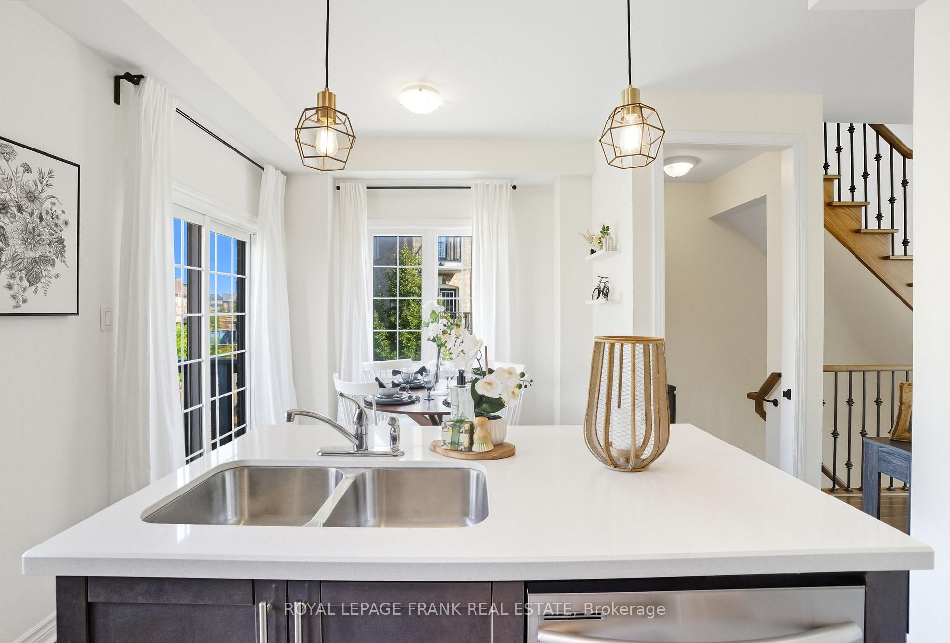 Photo 9 of 26 Ferris Square, Clarington, Courtice — HOMEH