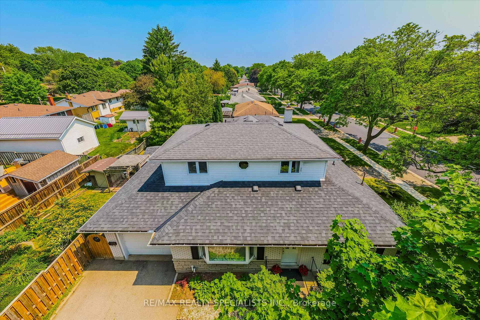Photo 1 of 60 Kenwood Crescent, Guelph, Downtown — HOMEH