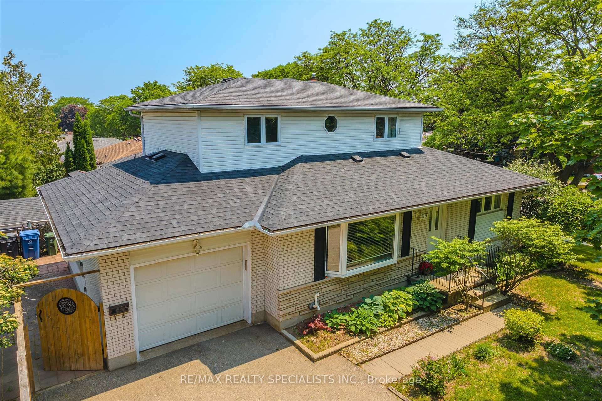 Photo 2 of 60 Kenwood Crescent, Guelph, Downtown — HOMEH