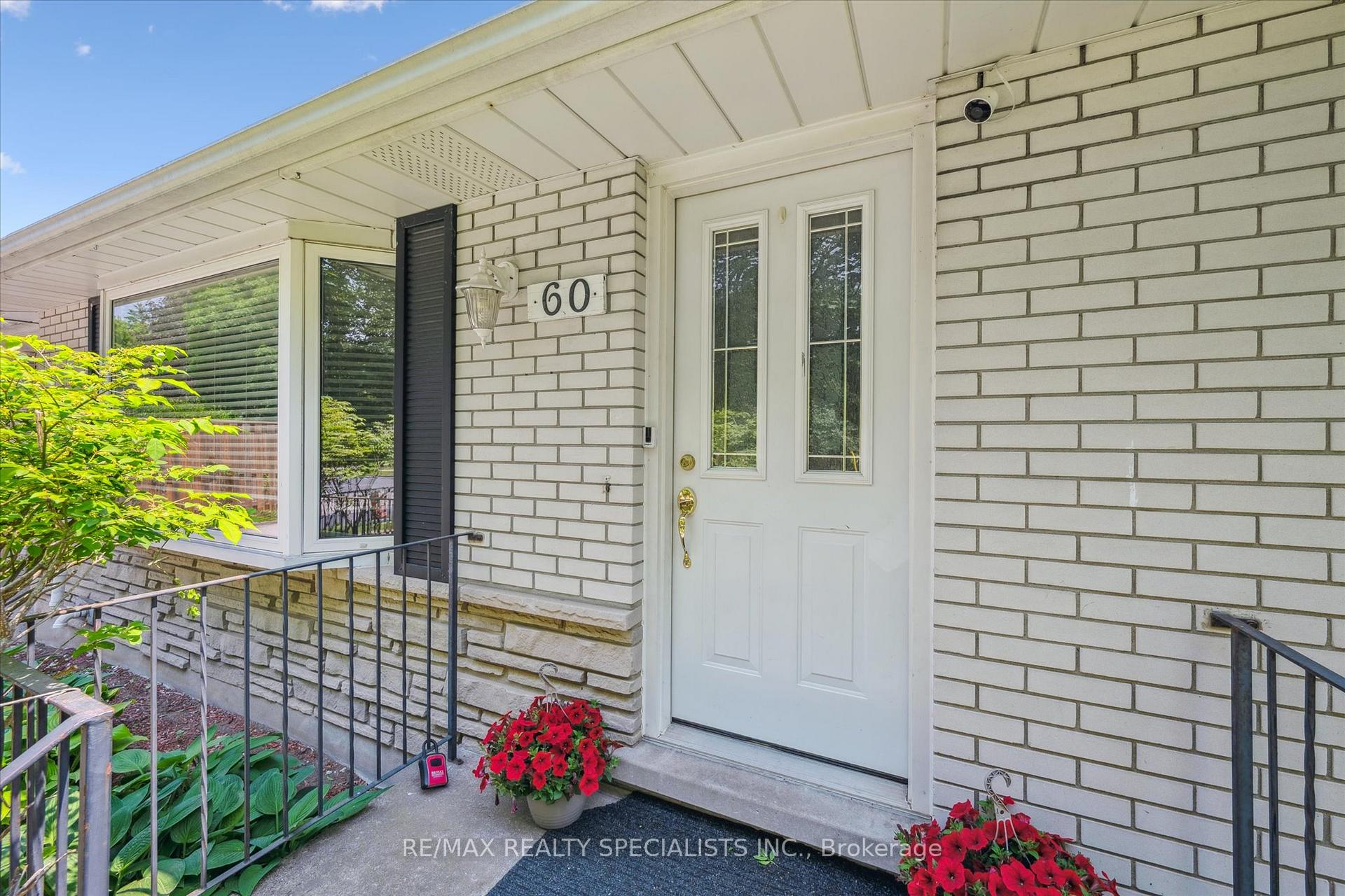 Photo 9 of 60 Kenwood Crescent, Guelph, Downtown — HOMEH