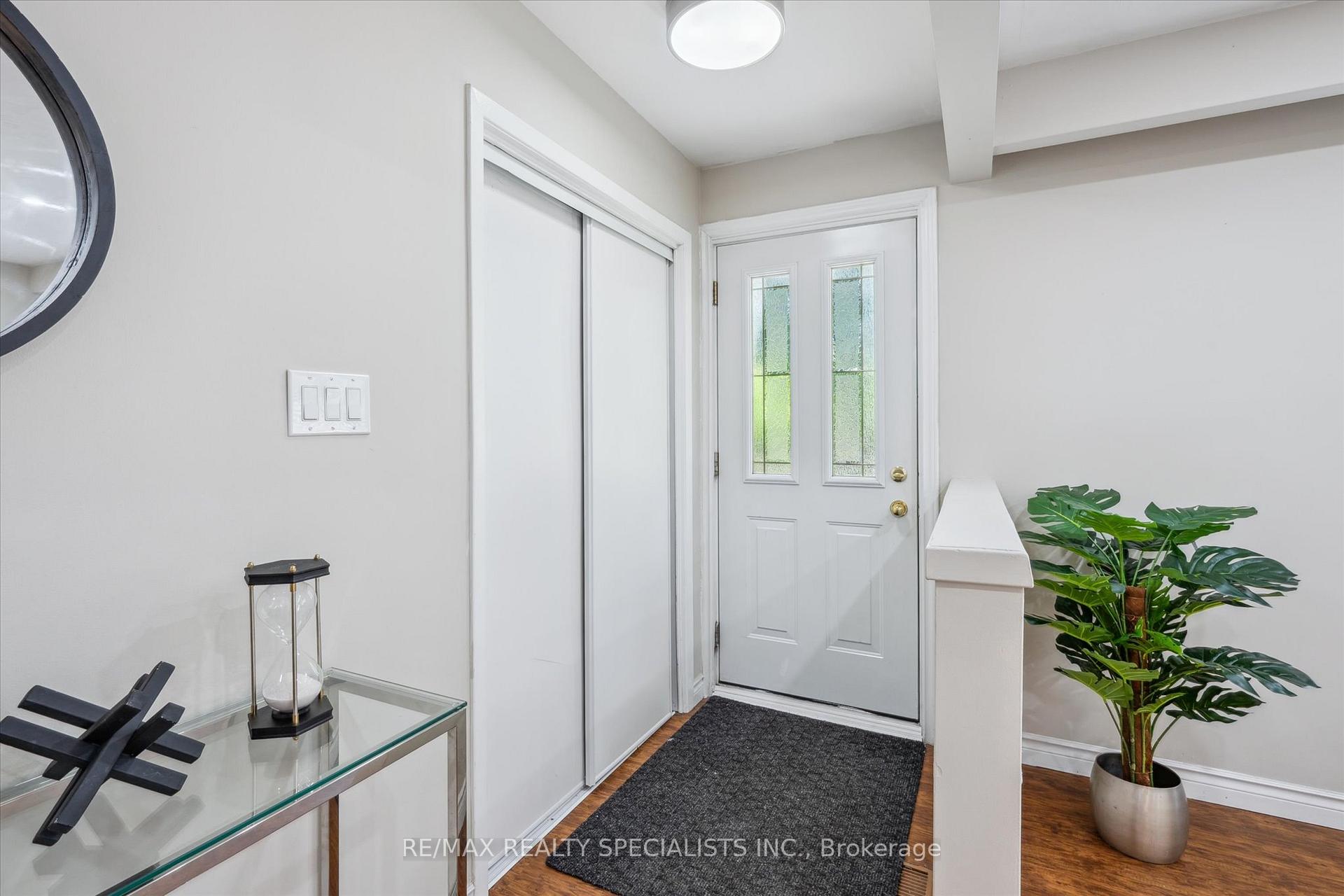 Photo 10 of 60 Kenwood Crescent, Guelph, Downtown — HOMEH